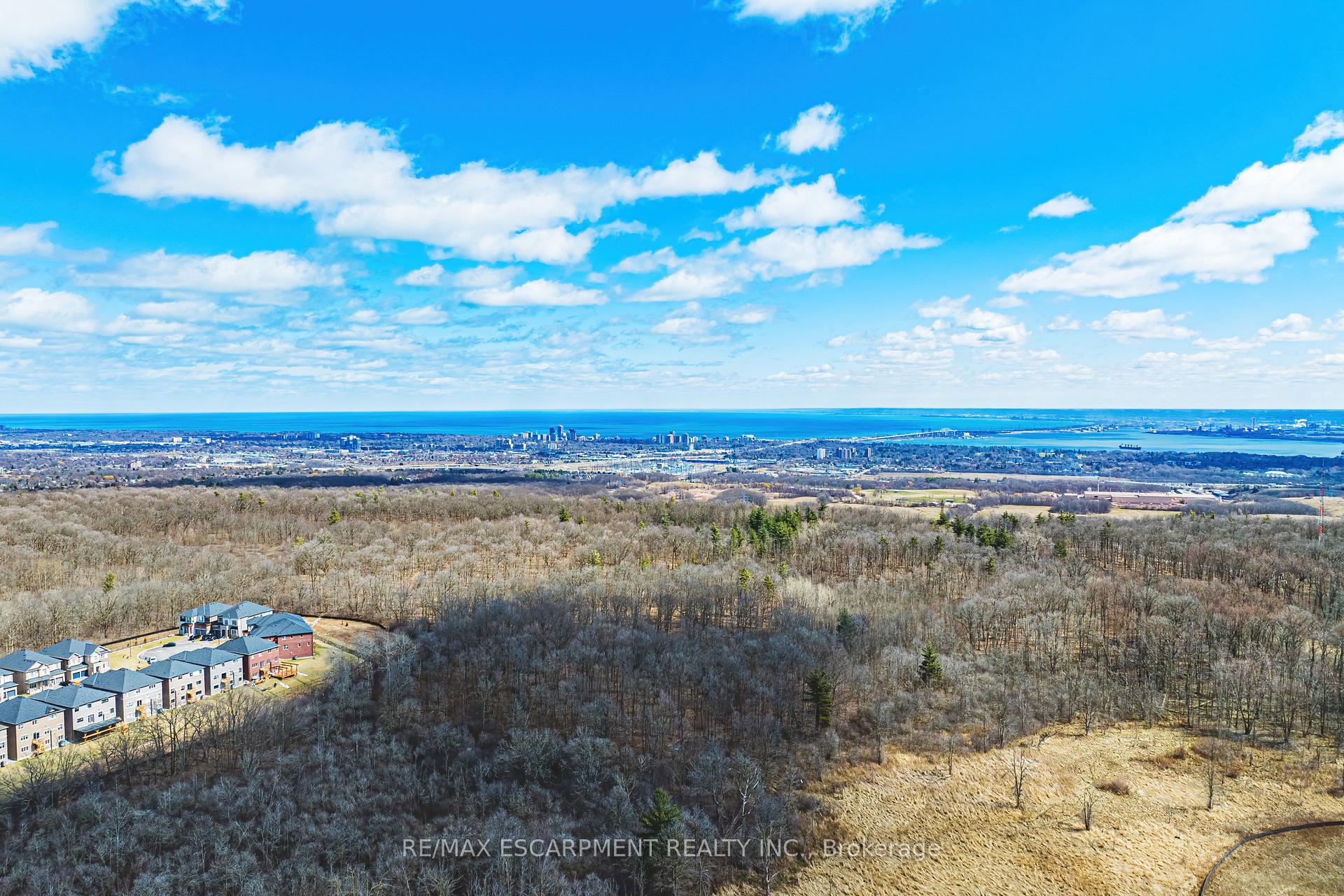 Photo 33 of 18 Ridgeside Lane, Hamilton, Waterdown — HOMEH