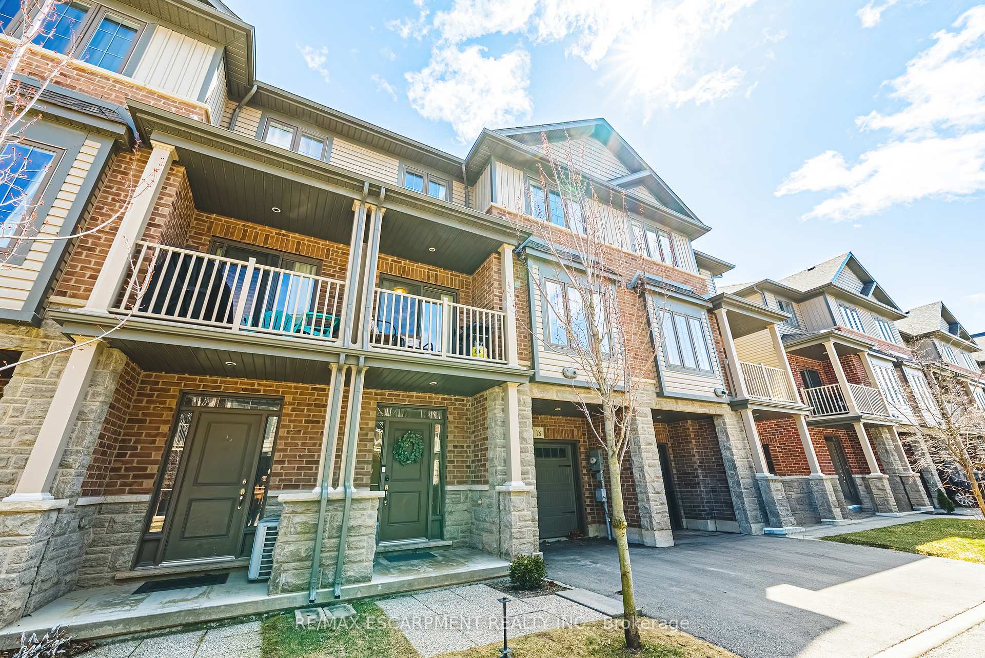 Photo 35 of 18 Ridgeside Lane, Hamilton, Waterdown — HOMEH