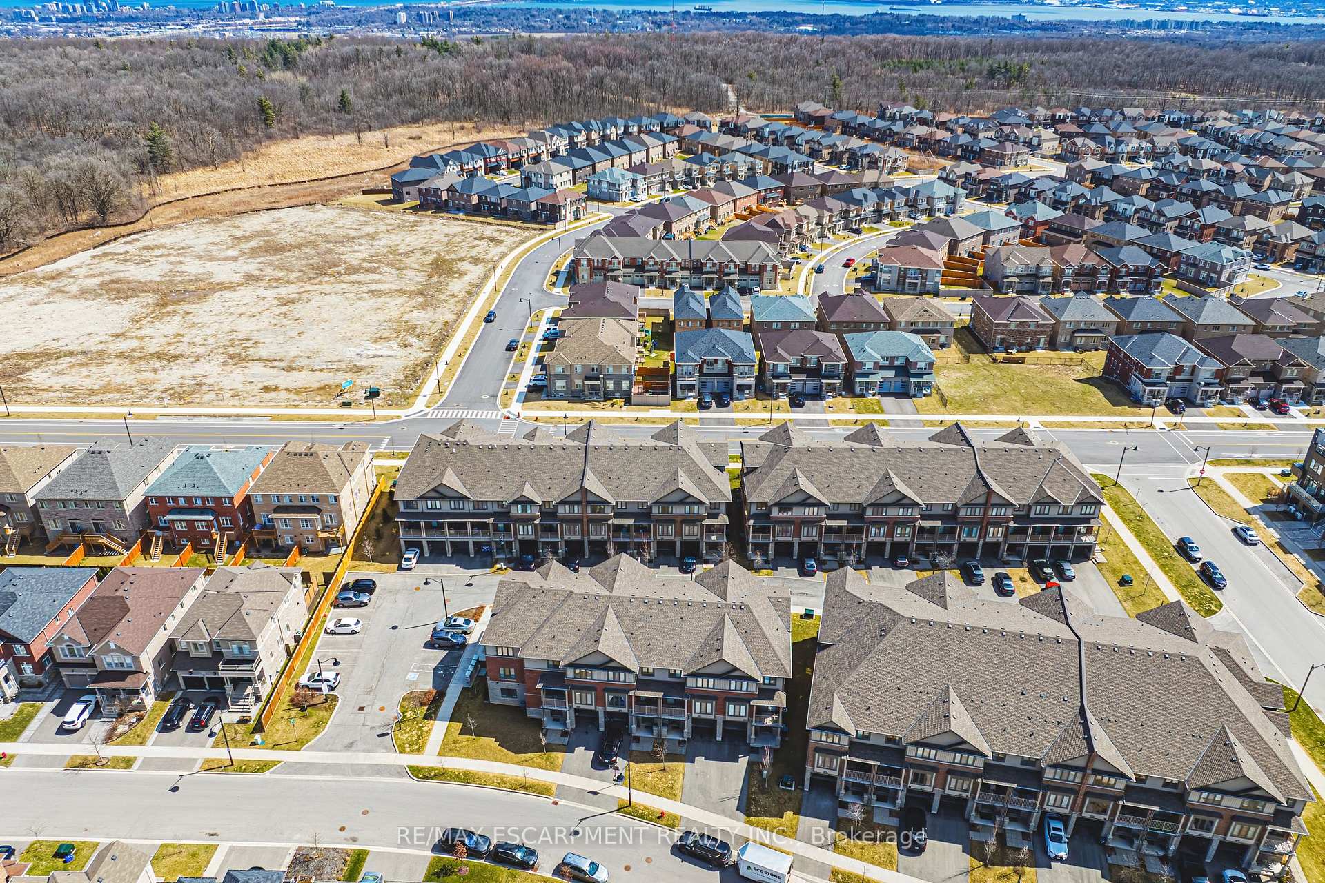 Photo 38 of 18 Ridgeside Lane, Hamilton, Waterdown — HOMEH