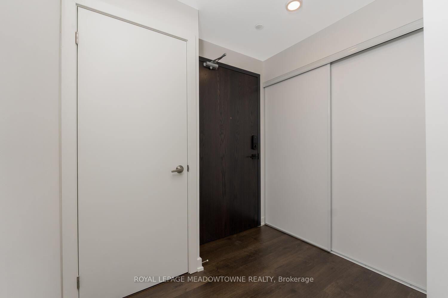 Photo 3 of Unit 705, 56 Lakeside Terrace, Barrie, Little Lake — HOMEH