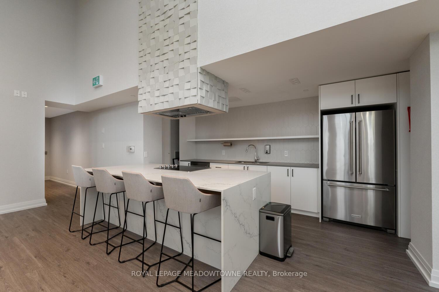 Photo 32 of Unit 705, 56 Lakeside Terrace, Barrie, Little Lake — HOMEH