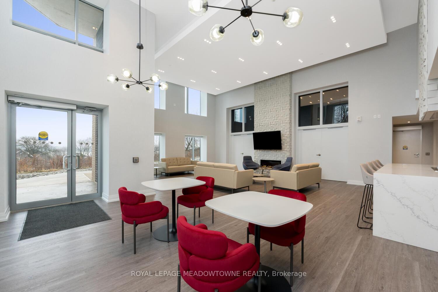 Photo 33 of Unit 705, 56 Lakeside Terrace, Barrie, Little Lake — HOMEH