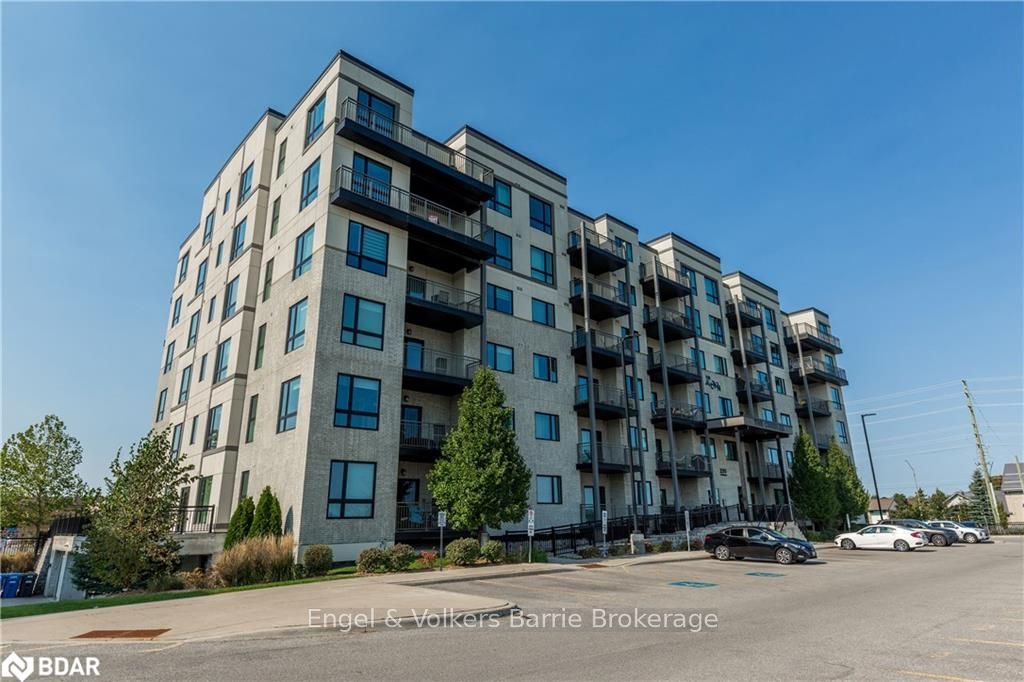 Front of Unit 305, 295 Cundles Road East E