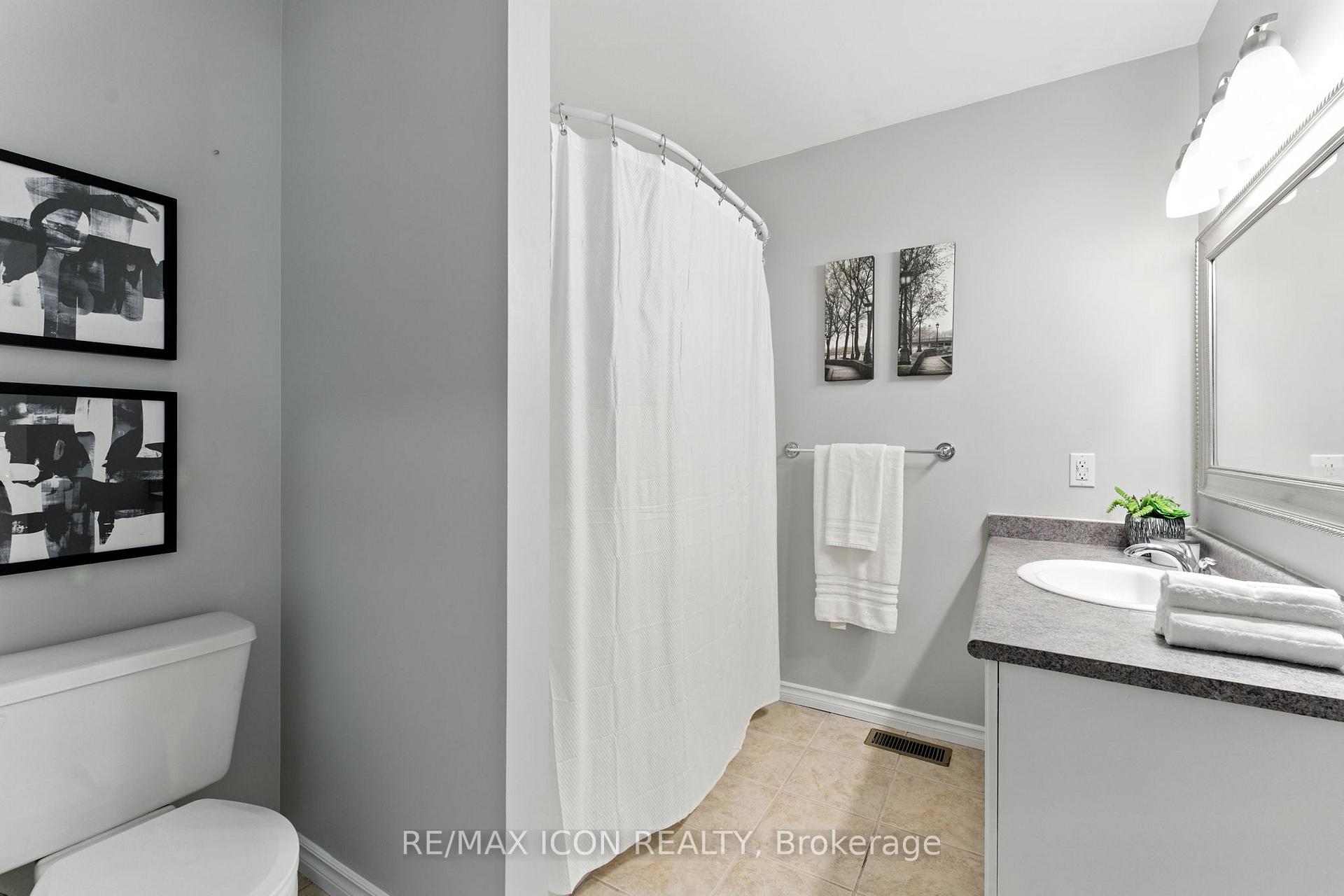 Photo 9 of 16 Ivy Crescent, Brant, Paris — HOMEH