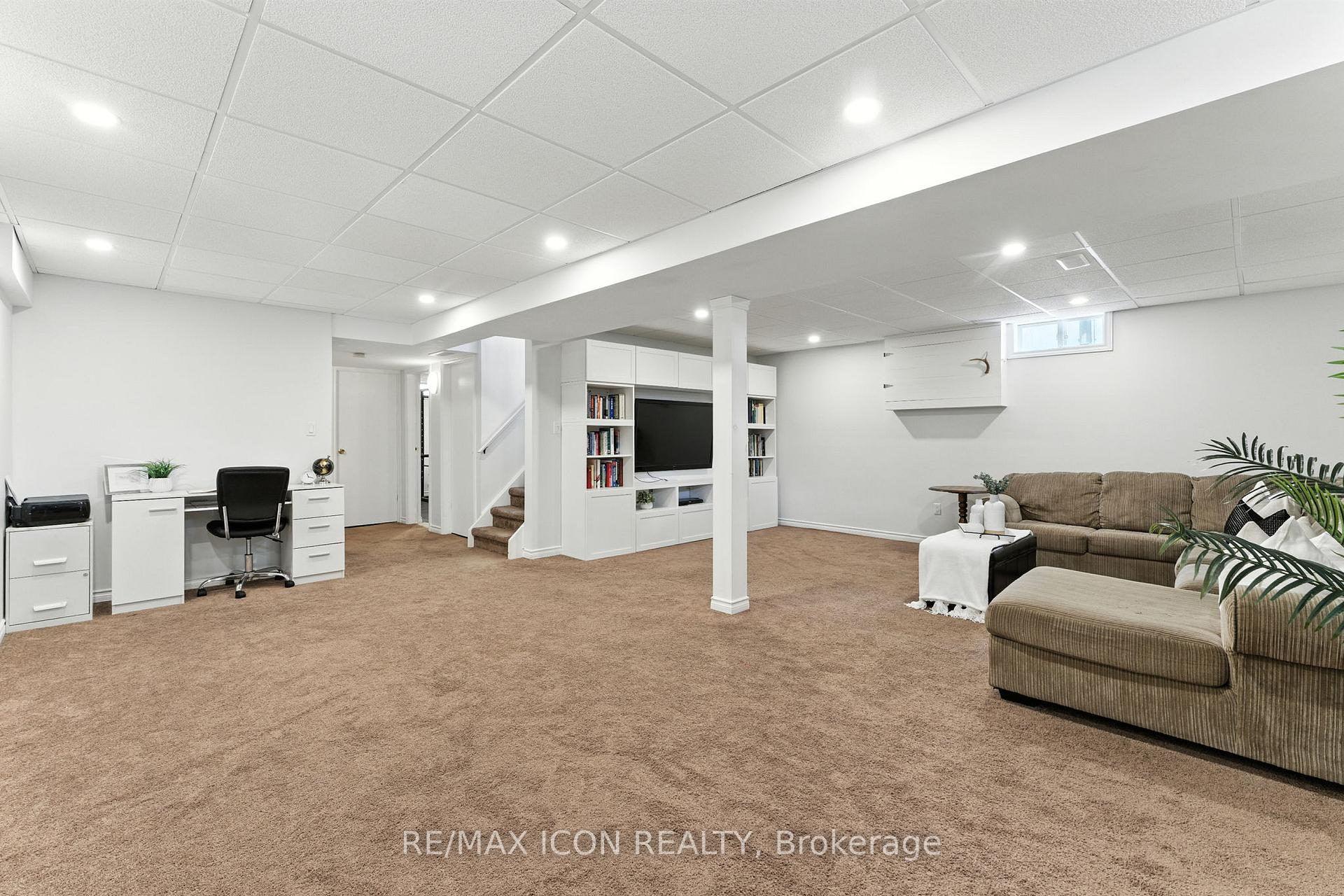 Photo 15 of 16 Ivy Crescent, Brant, Paris — HOMEH