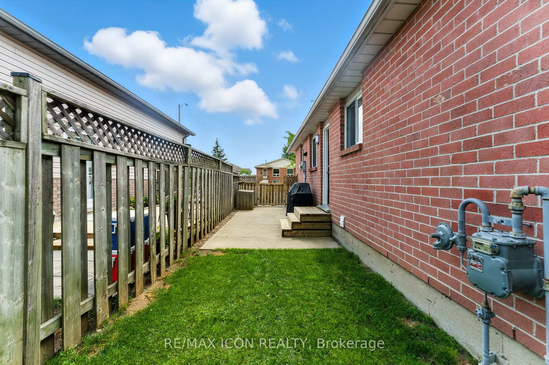 Photo 19 of 16 Ivy Crescent, Brant, Paris — HOMEH