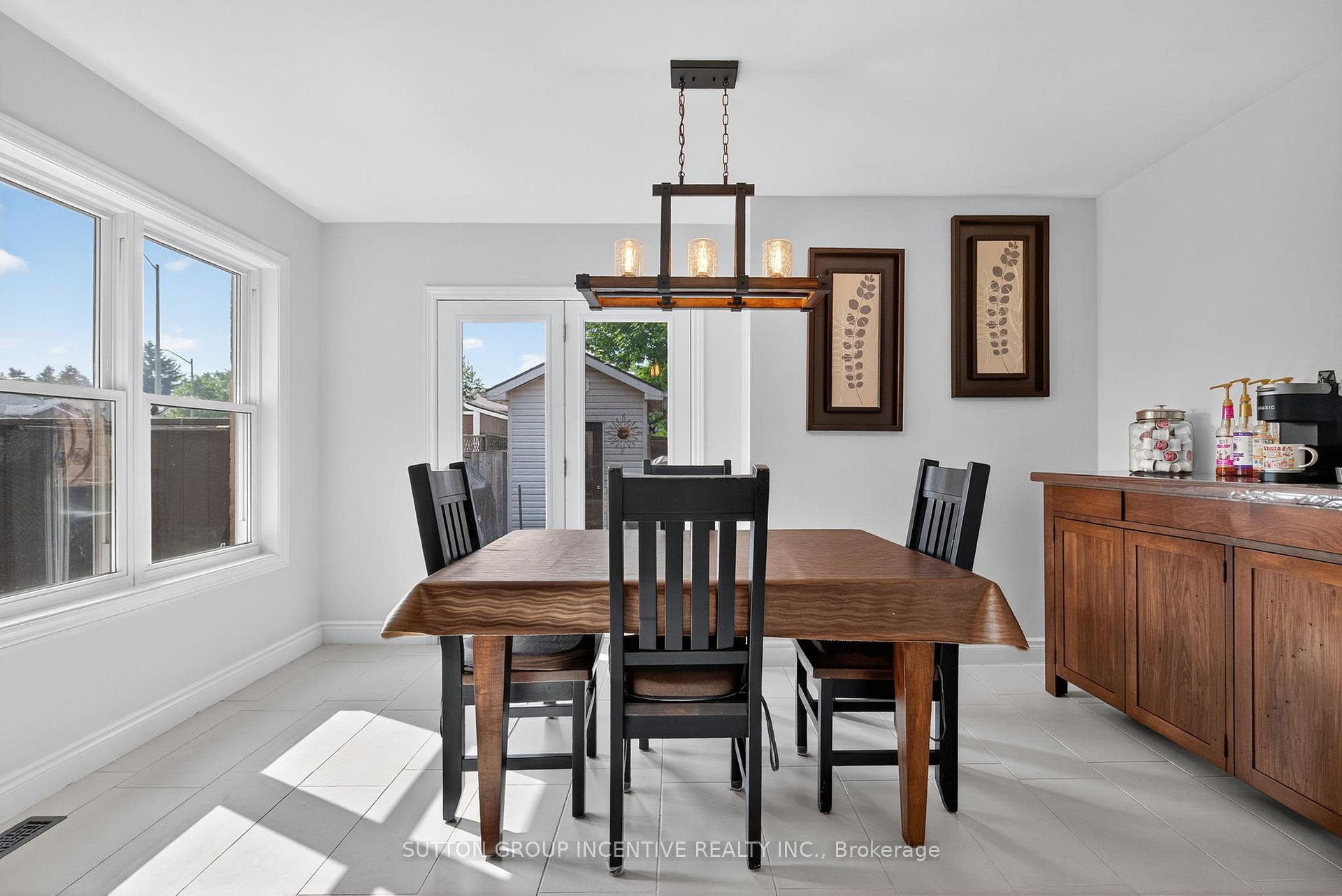 Photo 8 of 6 Sundew Drive, Barrie, Holly — HOMEH