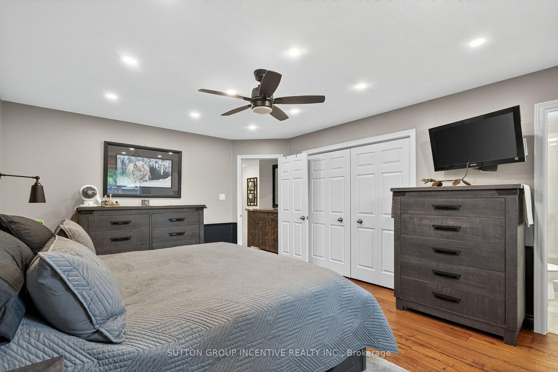 Photo 11 of 6 Sundew Drive, Barrie, Holly — HOMEH