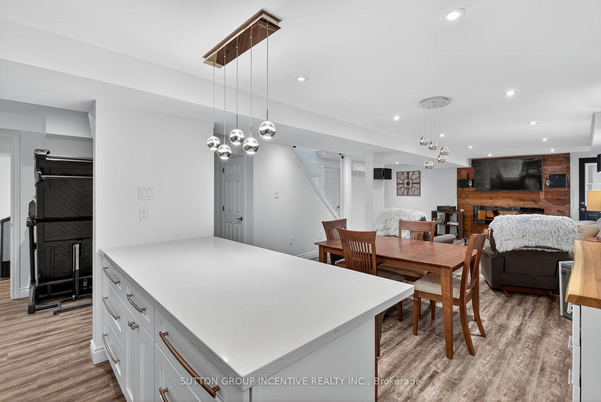 Photo 17 of 6 Sundew Drive, Barrie, Holly — HOMEH