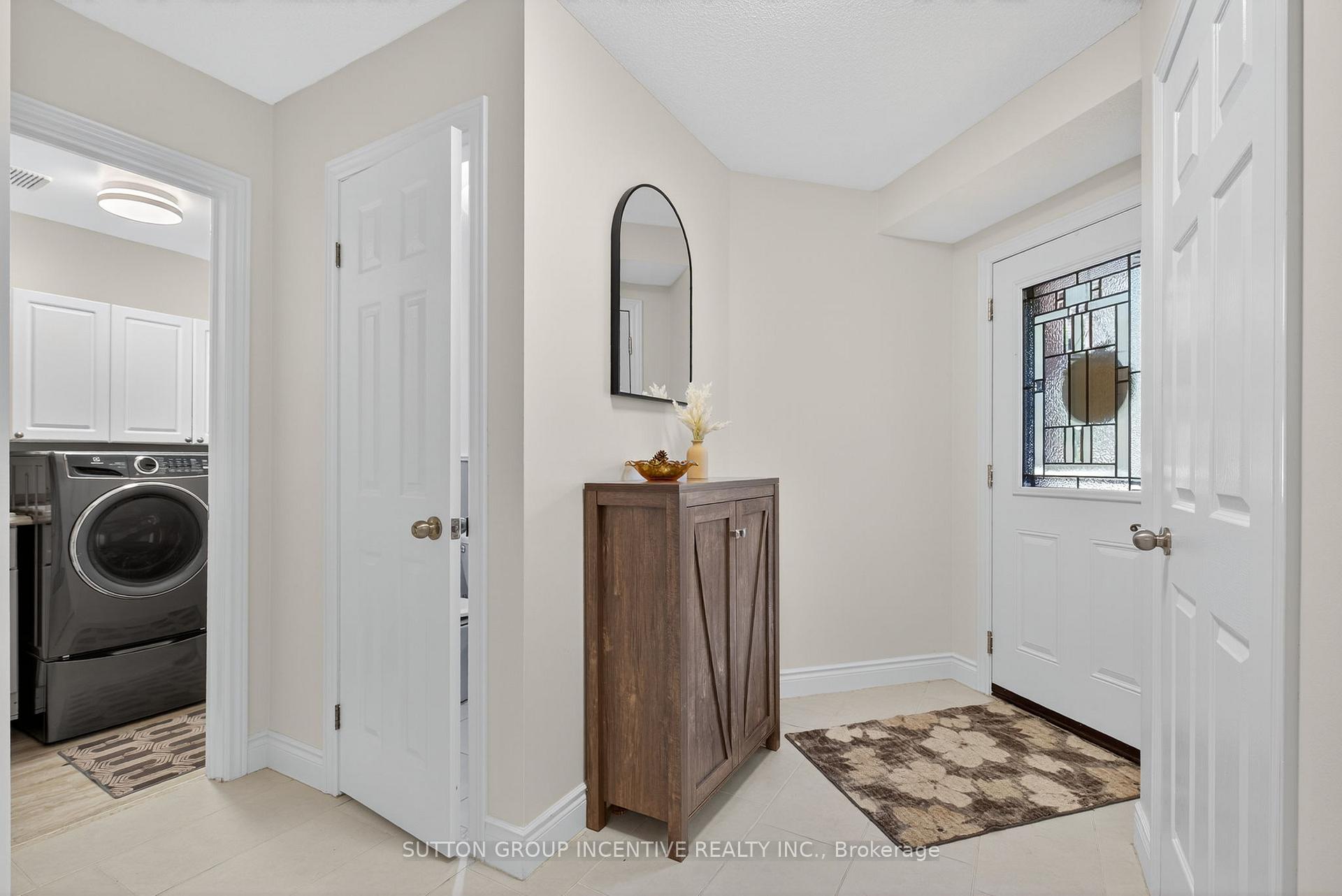 Photo 24 of 6 Sundew Drive, Barrie, Holly — HOMEH