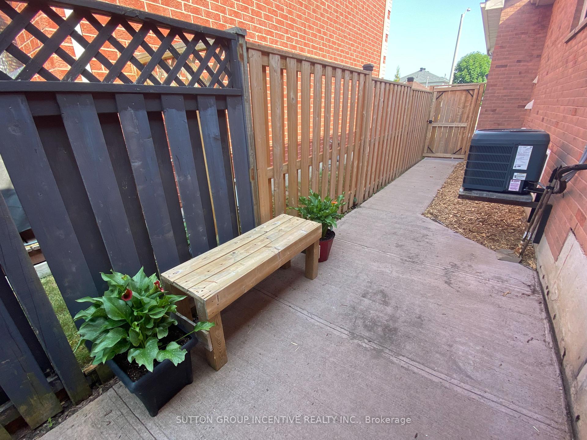 Photo 32 of 6 Sundew Drive, Barrie, Holly — HOMEH