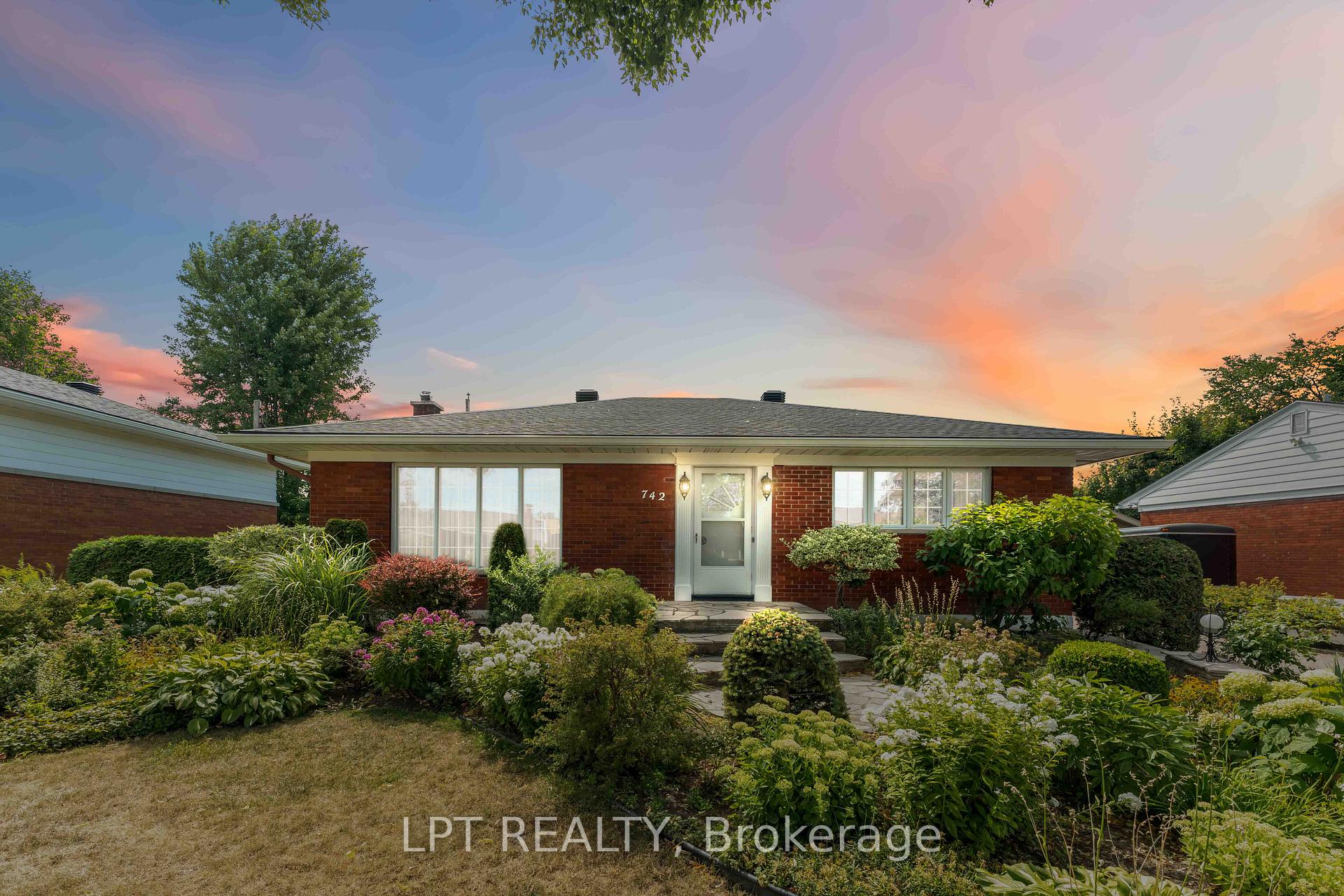 Photo 1 of 742 Halstead Street, Ottawa, Elmvale Acres — HOMEH