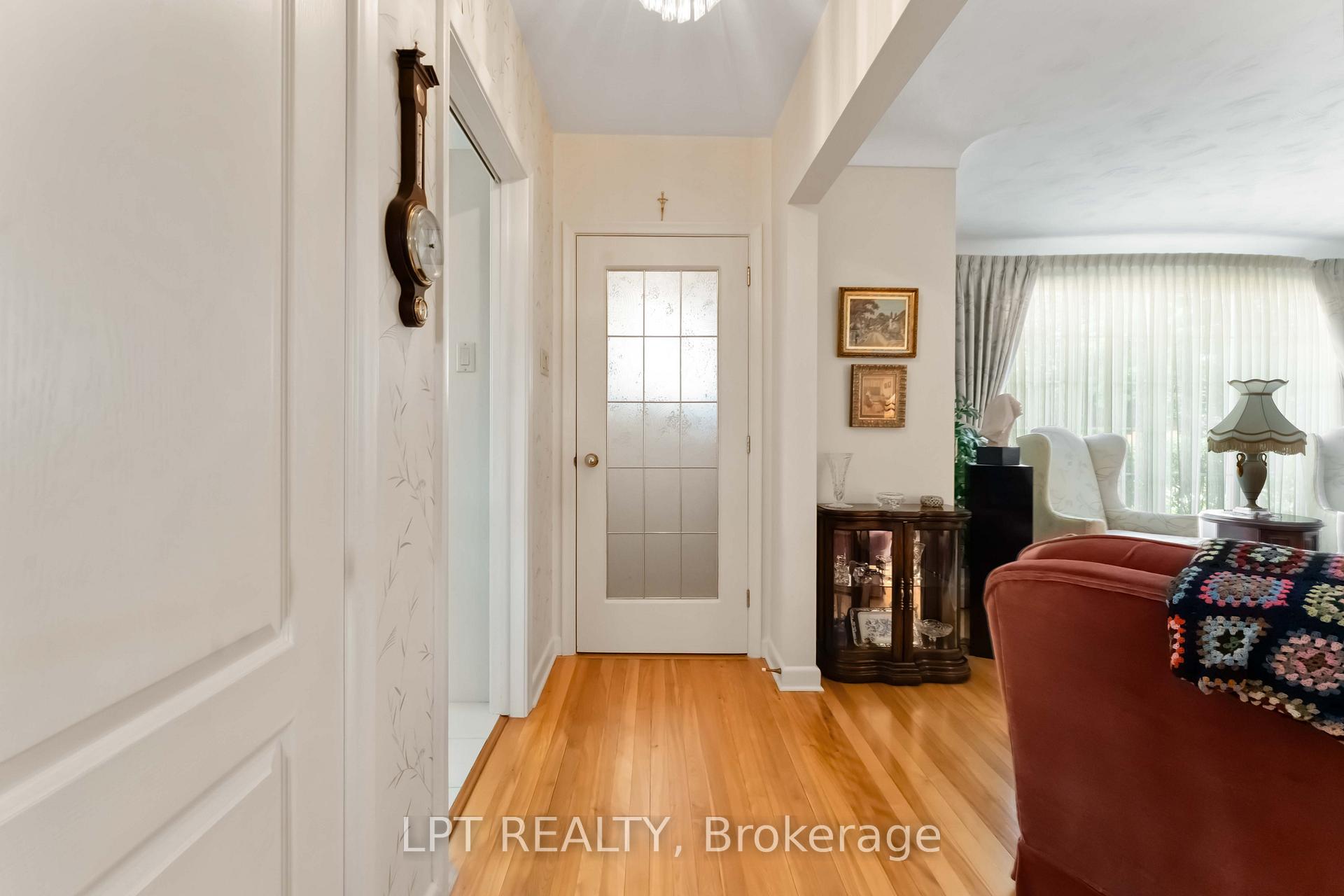Photo 4 of 742 Halstead Street, Ottawa, Elmvale Acres — HOMEH