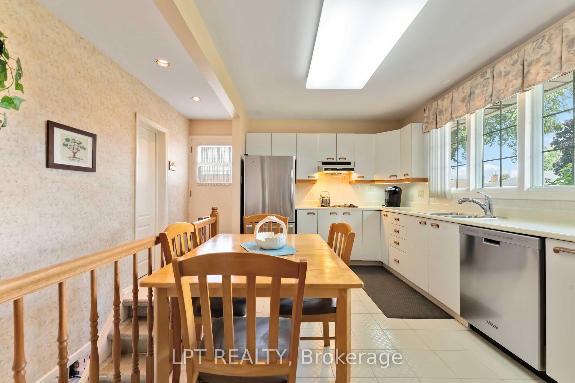 Photo 8 of 742 Halstead Street, Ottawa, Elmvale Acres — HOMEH