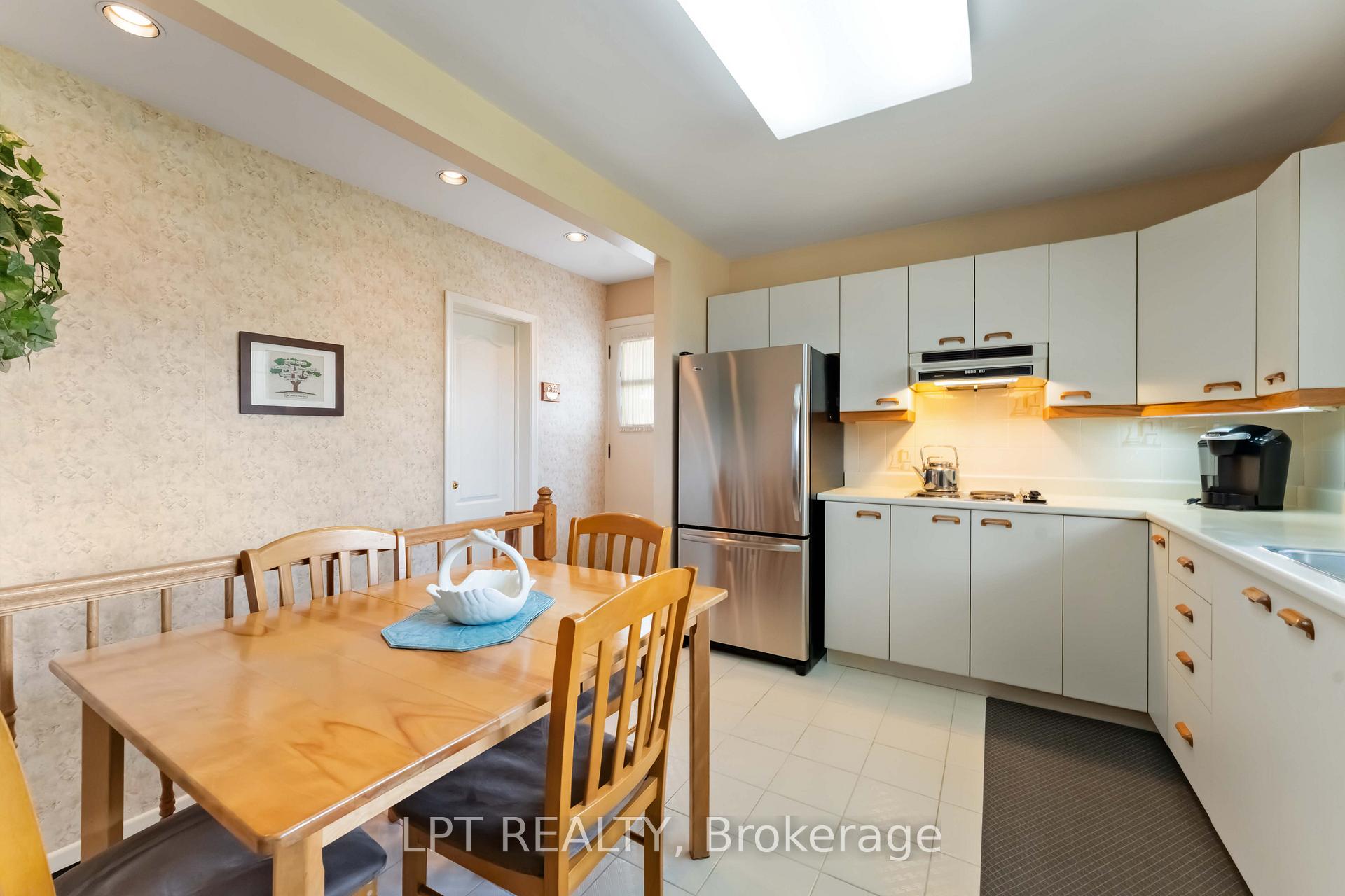 Photo 9 of 742 Halstead Street, Ottawa, Elmvale Acres — HOMEH