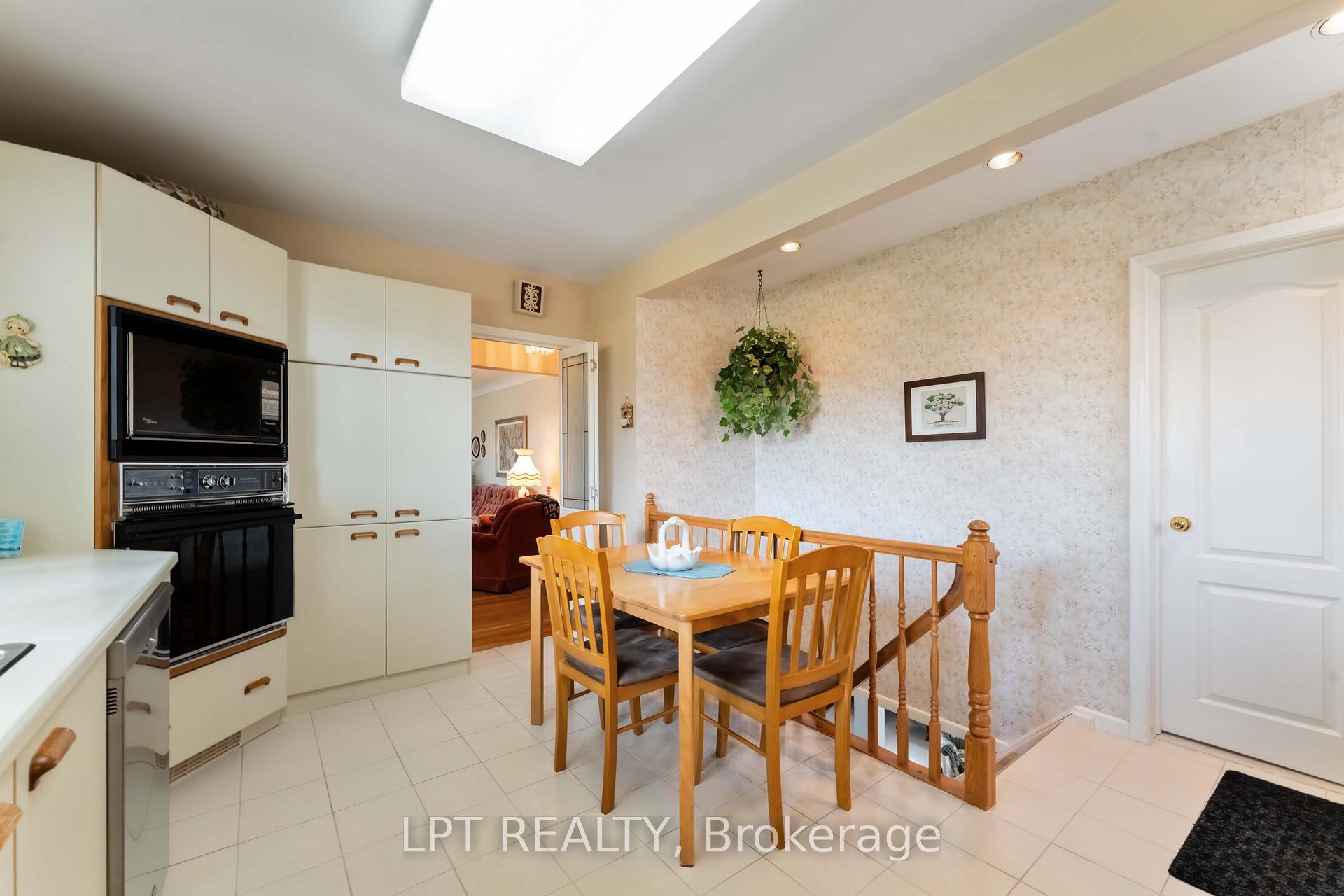 Photo 11 of 742 Halstead Street, Ottawa, Elmvale Acres — HOMEH