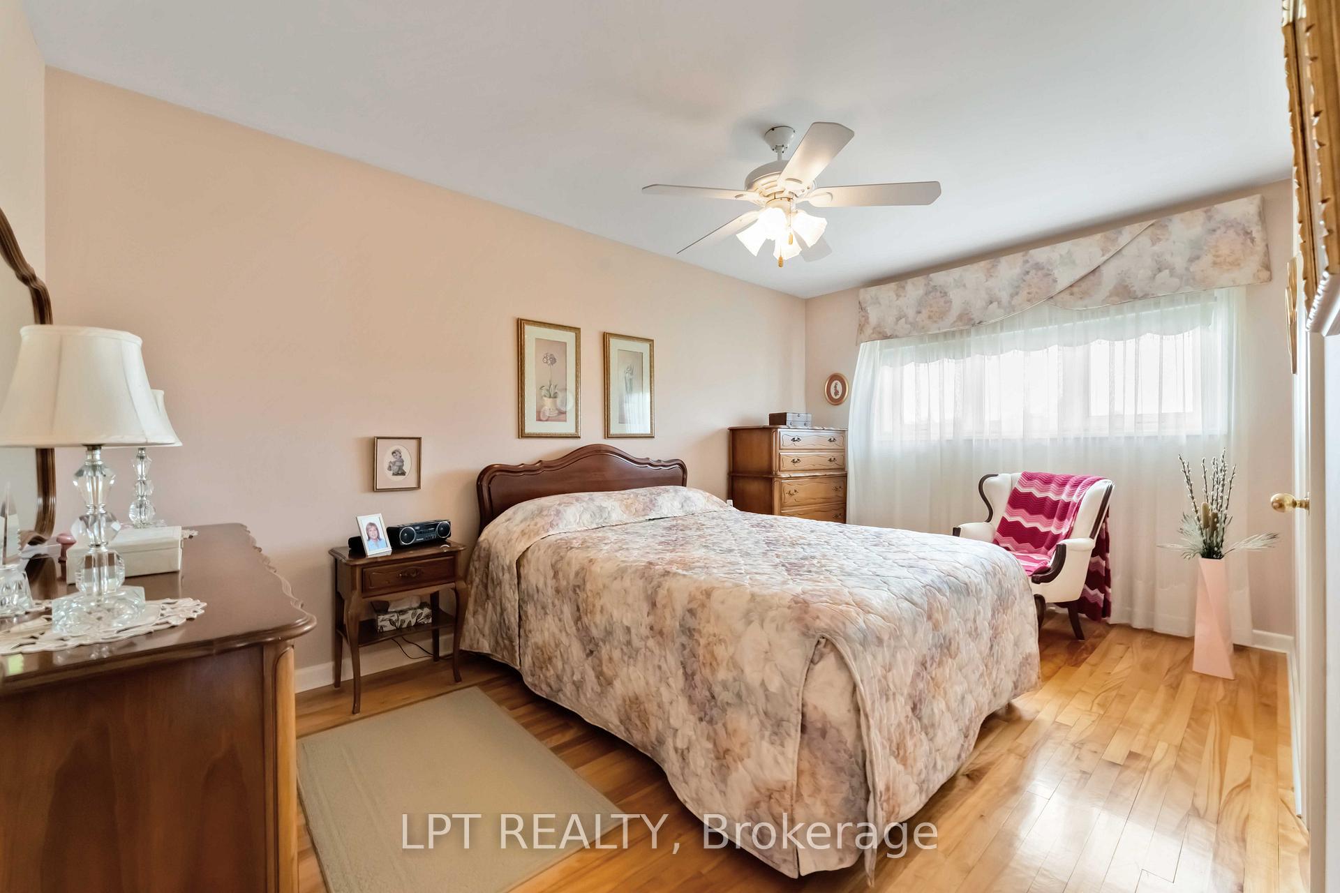 Photo 15 of 742 Halstead Street, Ottawa, Elmvale Acres — HOMEH