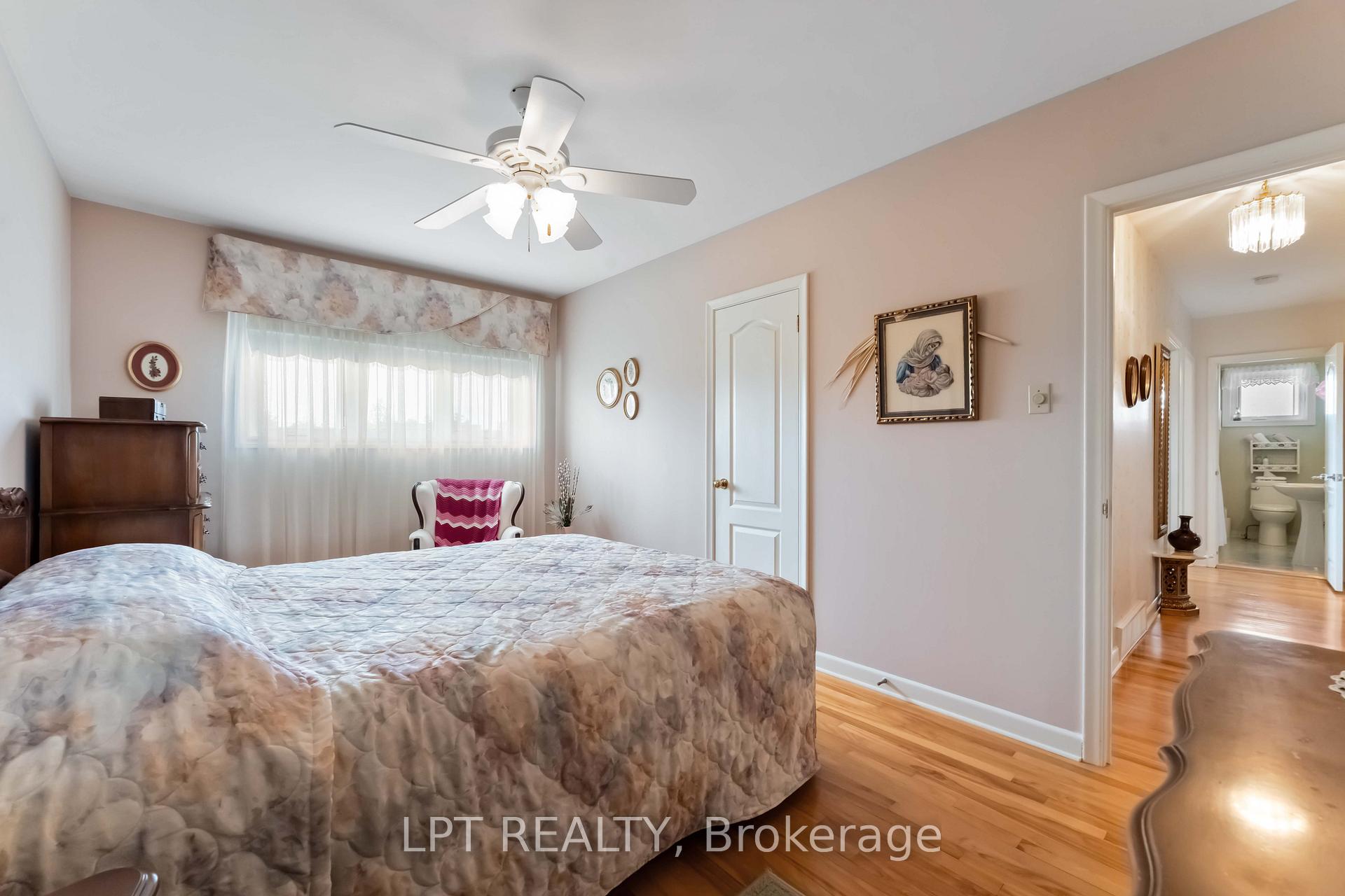 Photo 16 of 742 Halstead Street, Ottawa, Elmvale Acres — HOMEH