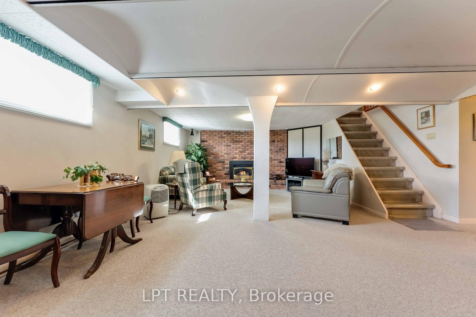 Photo 19 of 742 Halstead Street, Ottawa, Elmvale Acres — HOMEH