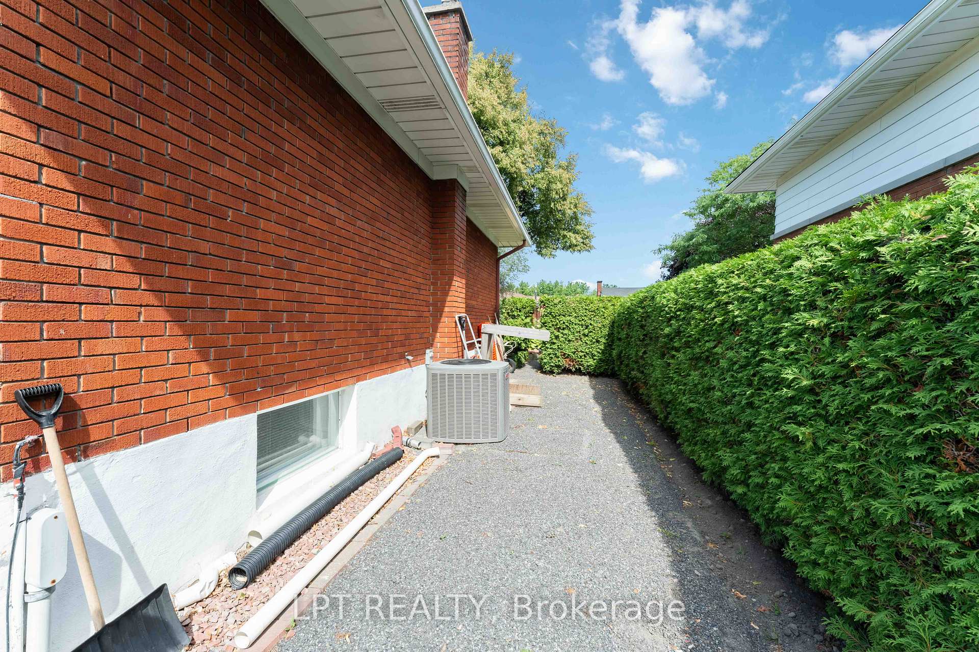Photo 36 of 742 Halstead Street, Ottawa, Elmvale Acres — HOMEH