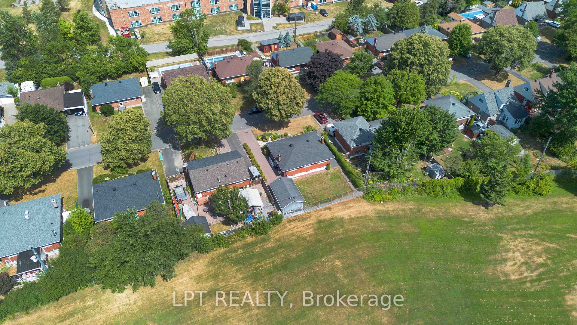 Photo 45 of 742 Halstead Street, Ottawa, Elmvale Acres — HOMEH
