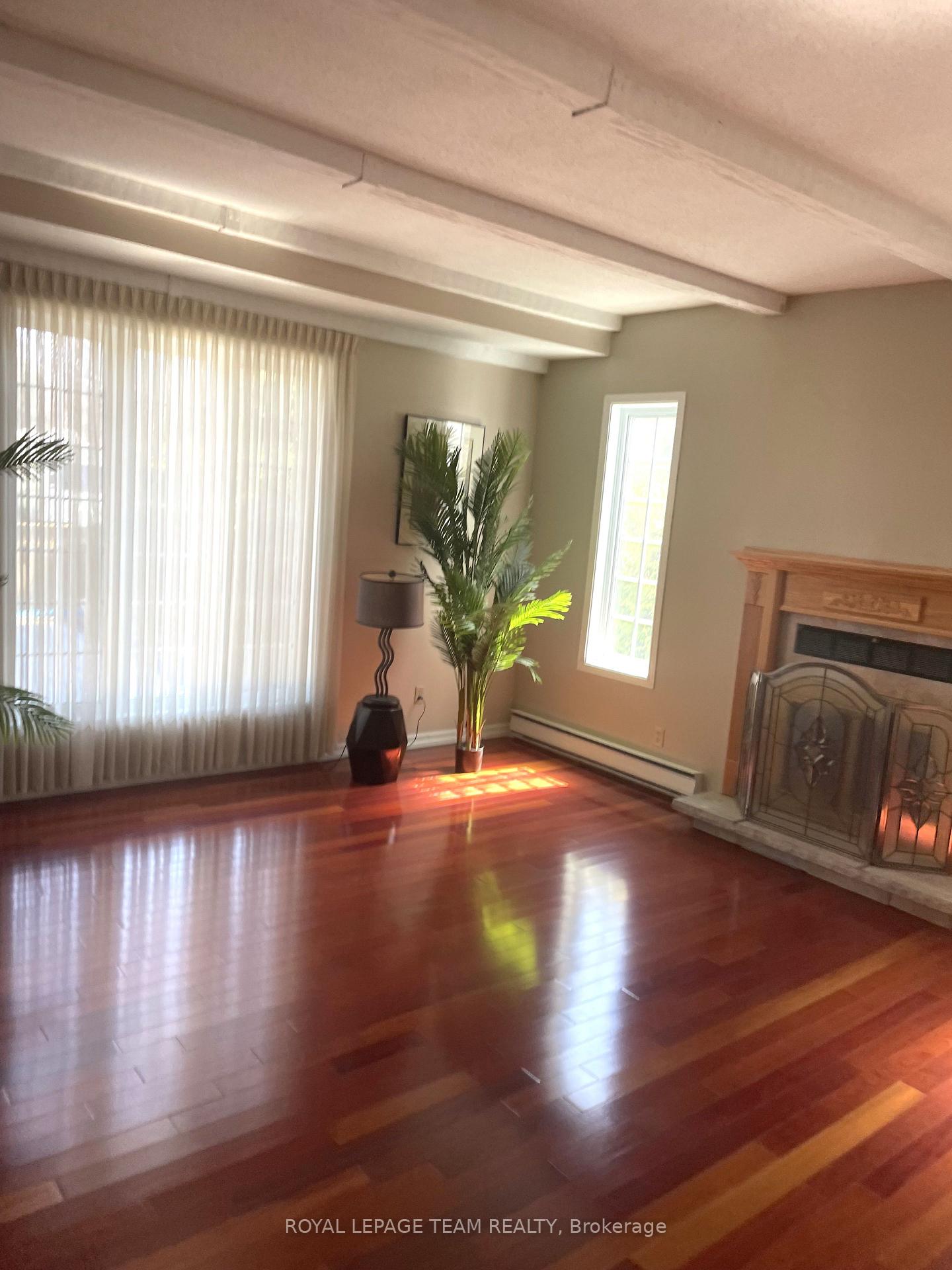 Photo 11 of 25 Saginaw Crescent, Ottawa, Borden Farm/Stewart Farm/Carleton Heights/Parkwood Hills — HOMEH