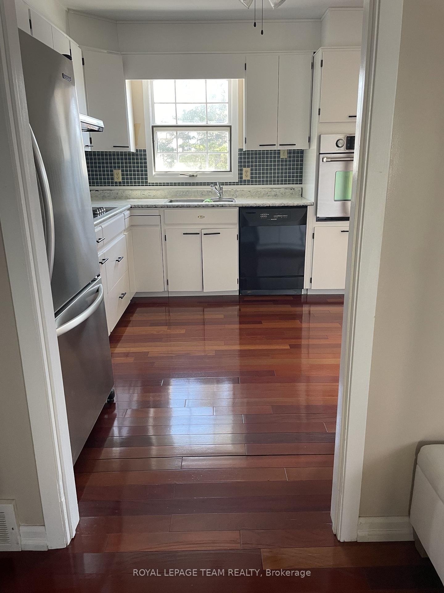 Photo 14 of 25 Saginaw Crescent, Ottawa, Borden Farm/Stewart Farm/Carleton Heights/Parkwood Hills — HOMEH