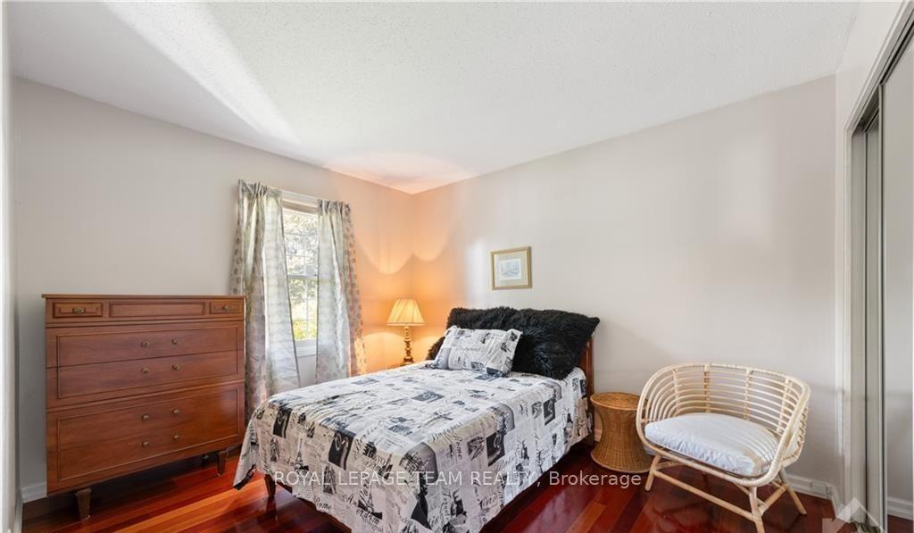 Photo 12 of 25 Saginaw Crescent, Ottawa, Borden Farm/Stewart Farm/Carleton Heights/Parkwood Hills — HOMEH