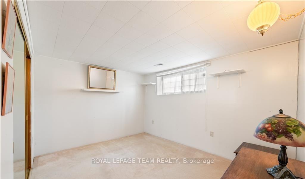 Photo 19 of 25 Saginaw Crescent, Ottawa, Borden Farm/Stewart Farm/Carleton Heights/Parkwood Hills — HOMEH