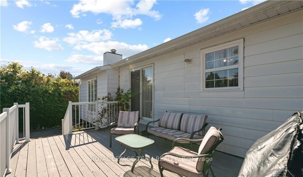 Photo 21 of 25 Saginaw Crescent, Ottawa, Borden Farm/Stewart Farm/Carleton Heights/Parkwood Hills — HOMEH