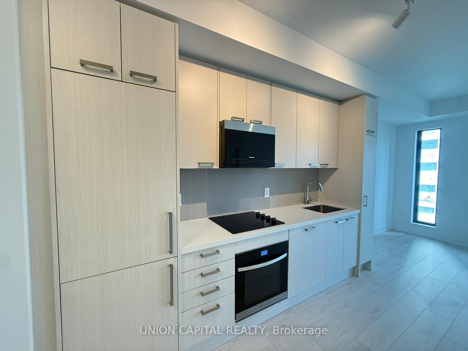 Front of Unit 1010, 20 Soudan Avenue