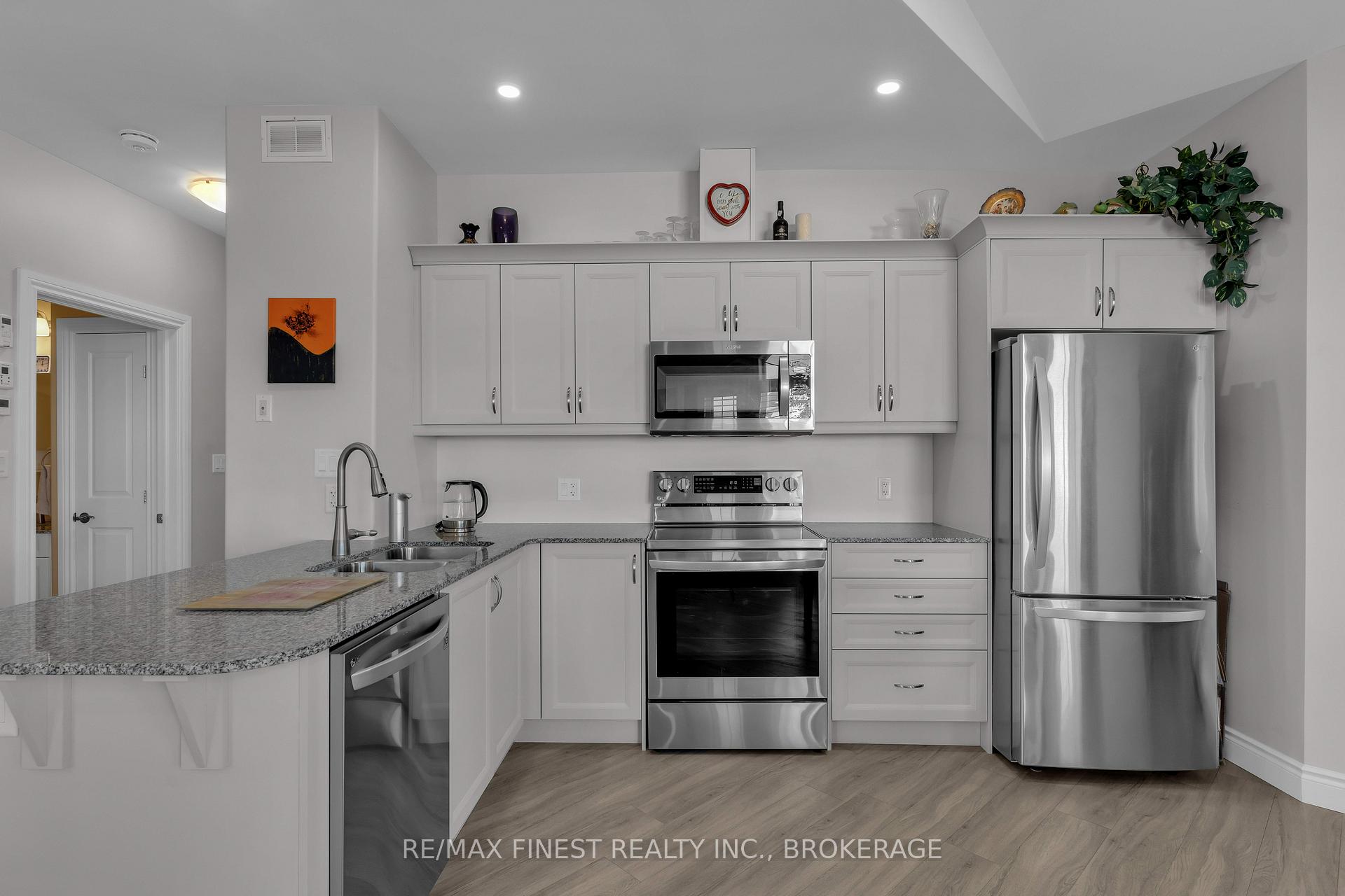 Photo 11 of 53 Lowry Place, Loyalist, Amherstview — HOMEH
