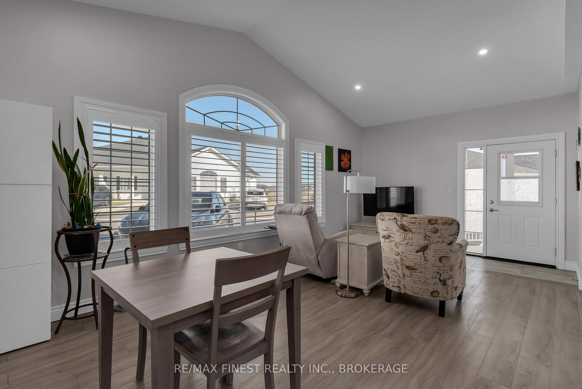 Photo 13 of 53 Lowry Place, Loyalist, Amherstview — HOMEH