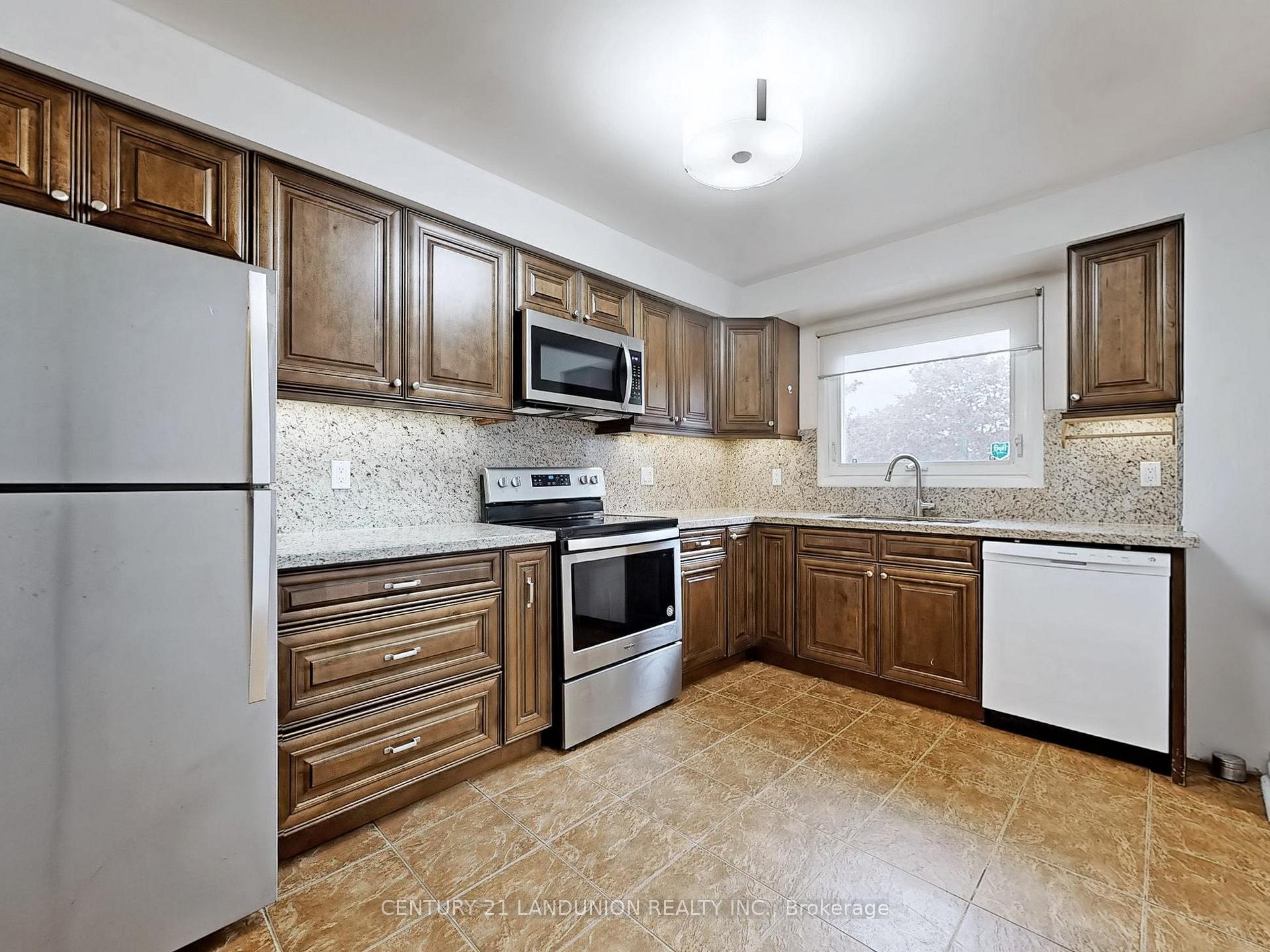 Photo 5 of 46 Deverill Crescent, Ajax, Central West — HOMEH