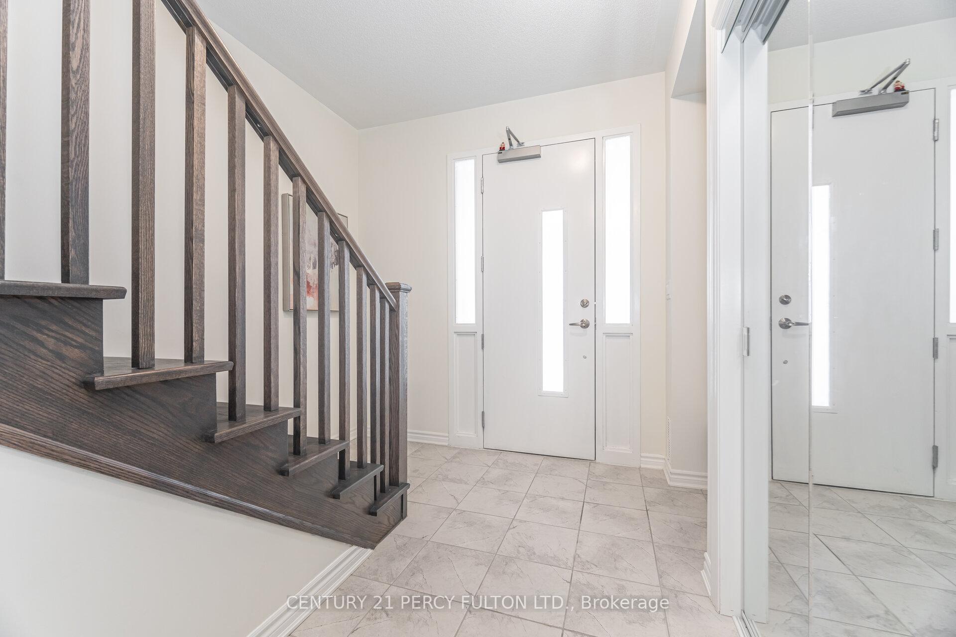 Photo 3 of Unit 510, 1034 Reflection Place, Pickering, Rural Pickering — HOMEH