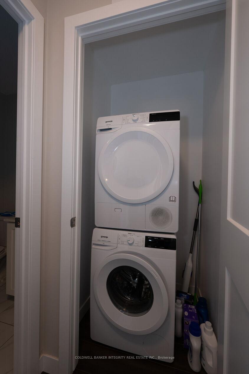Photo 25 of Unit 10, 15 Queent Street S, Hamilton, Central — HOMEH