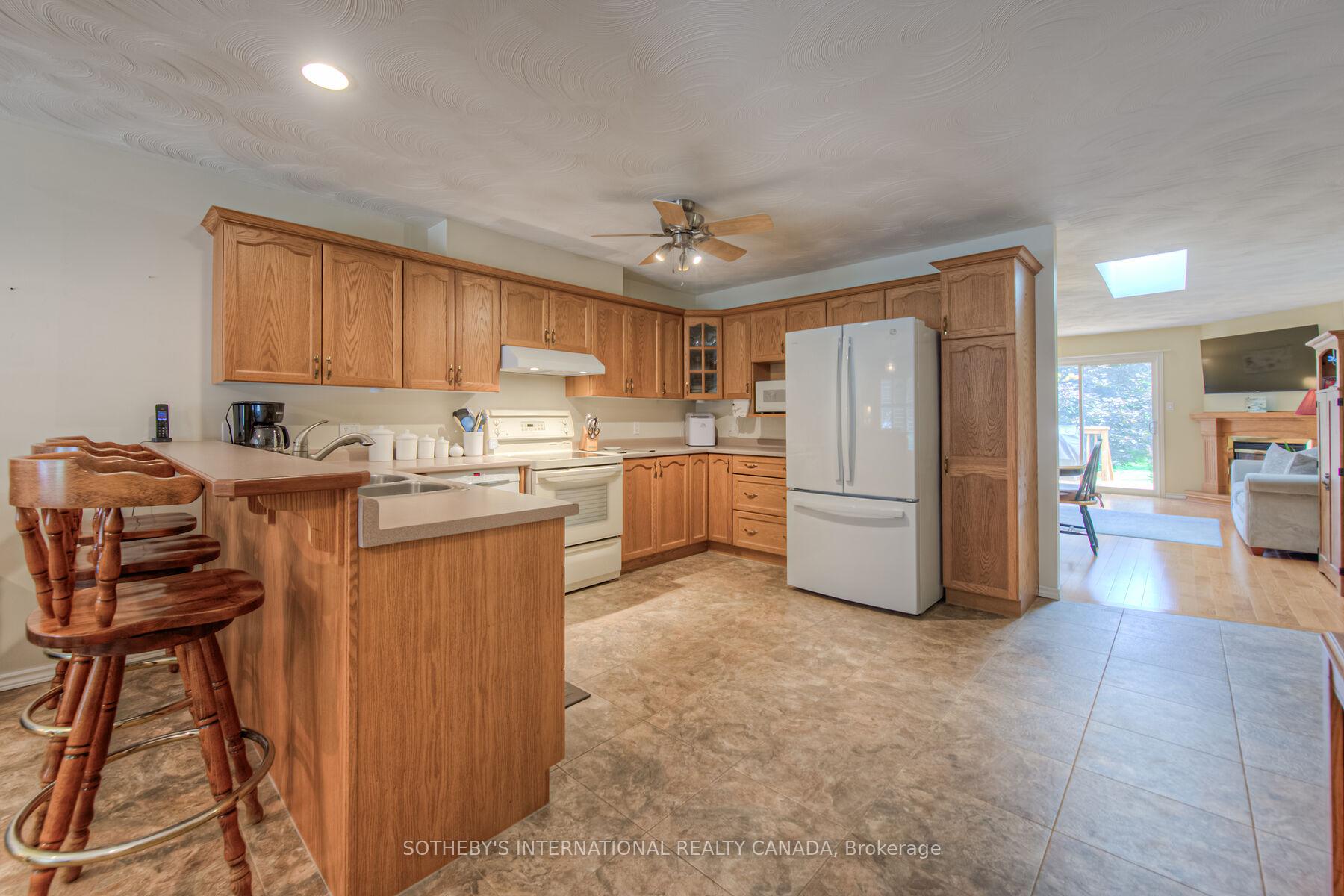 Photo 5 of Unit 8, 150 Oak Street, Norfolk, Simcoe — HOMEH