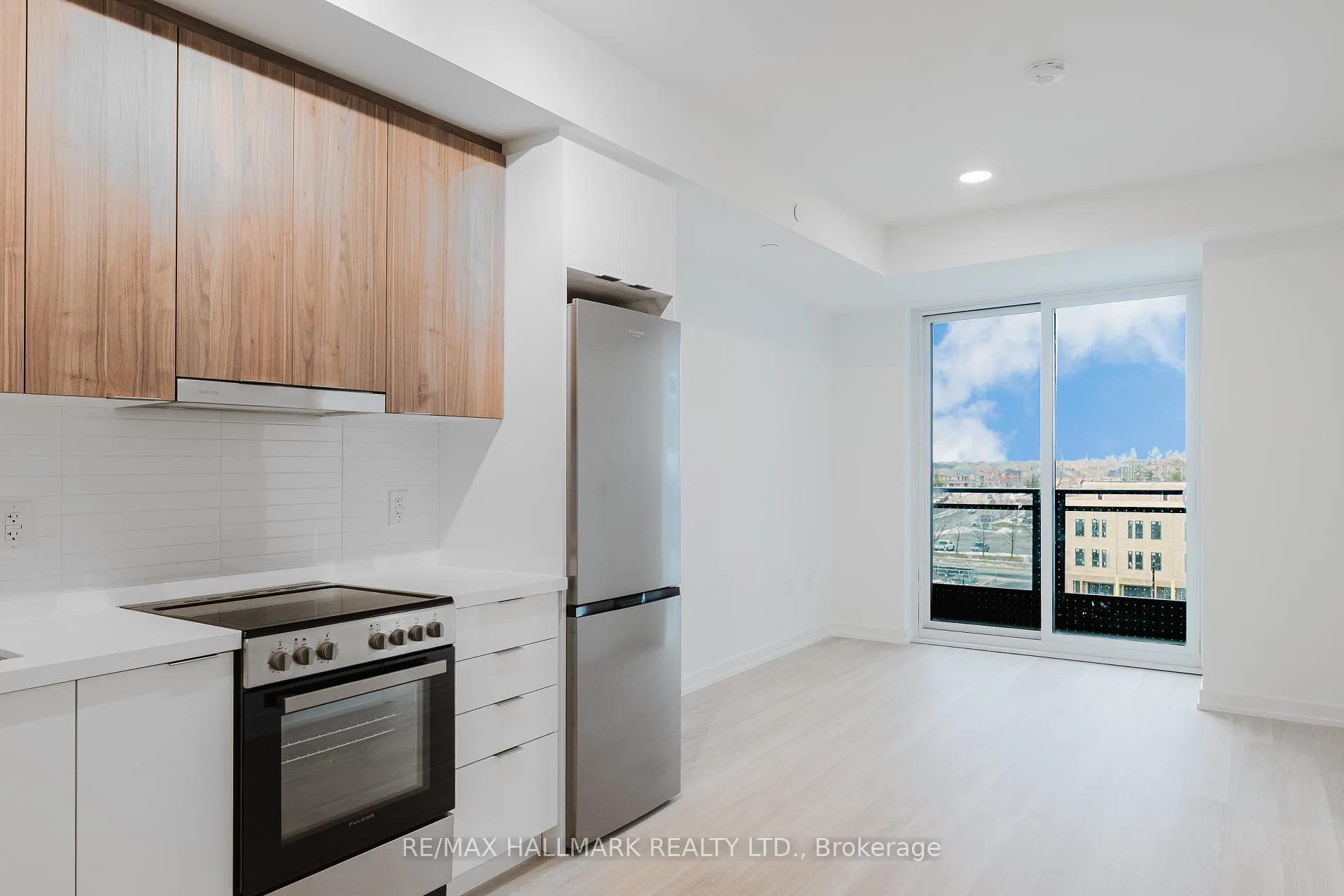 Photo 5 of Unit A-540, 9763 Markham Road, Markham, Greensborough — HOMEH