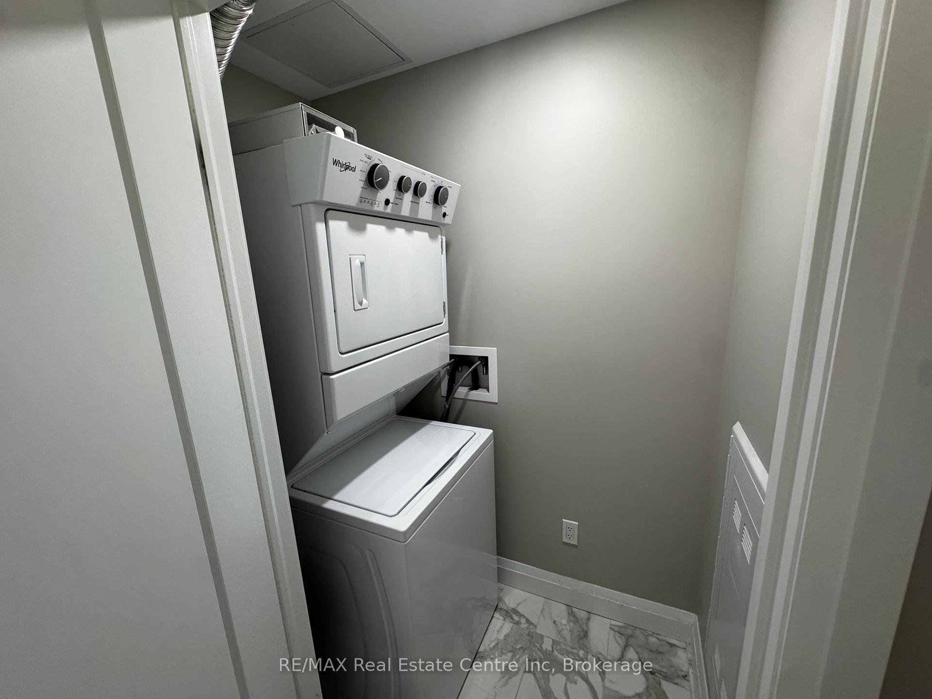 Photo 9 of Unit 708, 332 Gosling Gardens, Guelph, Clairfields/Hanlon Business Park — HOMEH