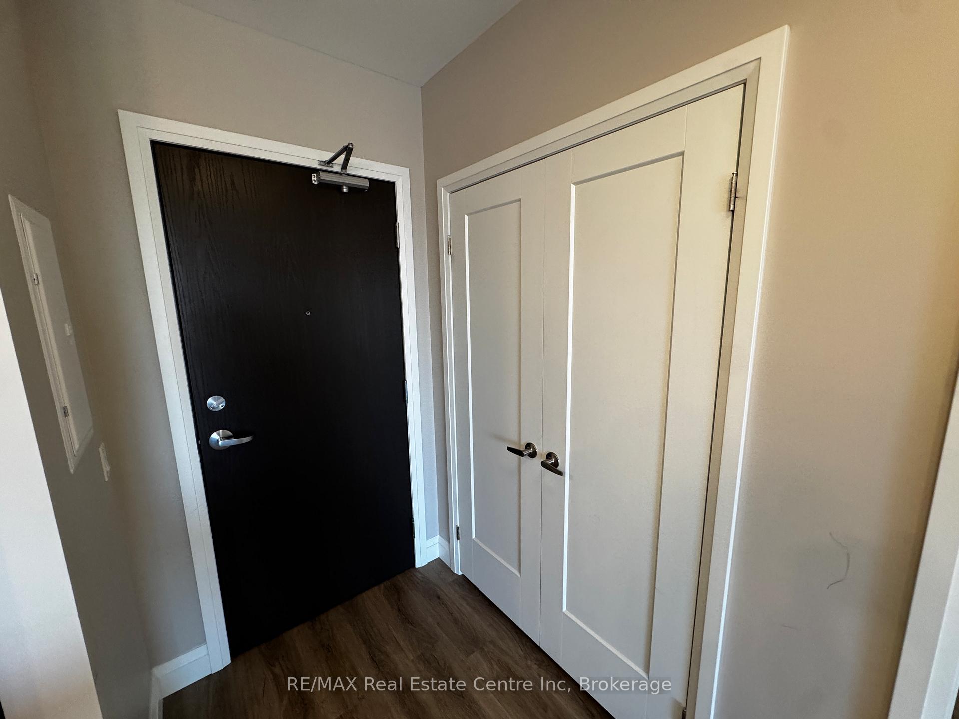 Photo 10 of Unit 708, 332 Gosling Gardens, Guelph, Clairfields/Hanlon Business Park — HOMEH