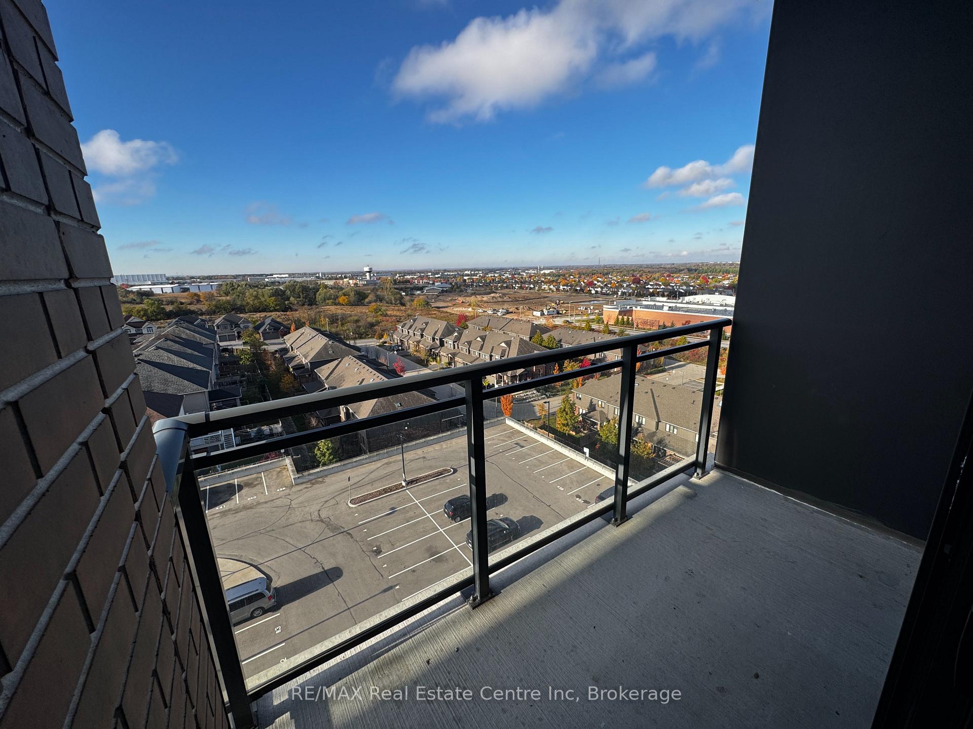 Photo 11 of Unit 708, 332 Gosling Gardens, Guelph, Clairfields/Hanlon Business Park — HOMEH