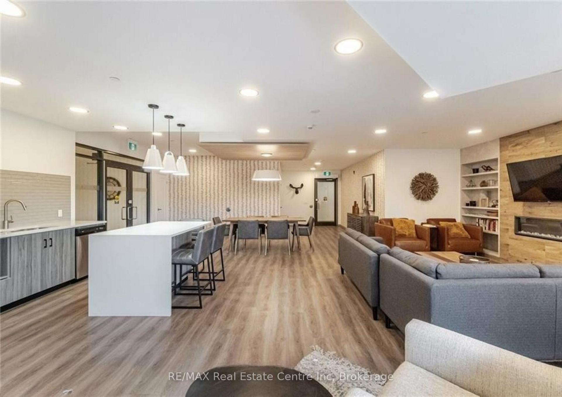 Photo 13 of Unit 708, 332 Gosling Gardens, Guelph, Clairfields/Hanlon Business Park — HOMEH