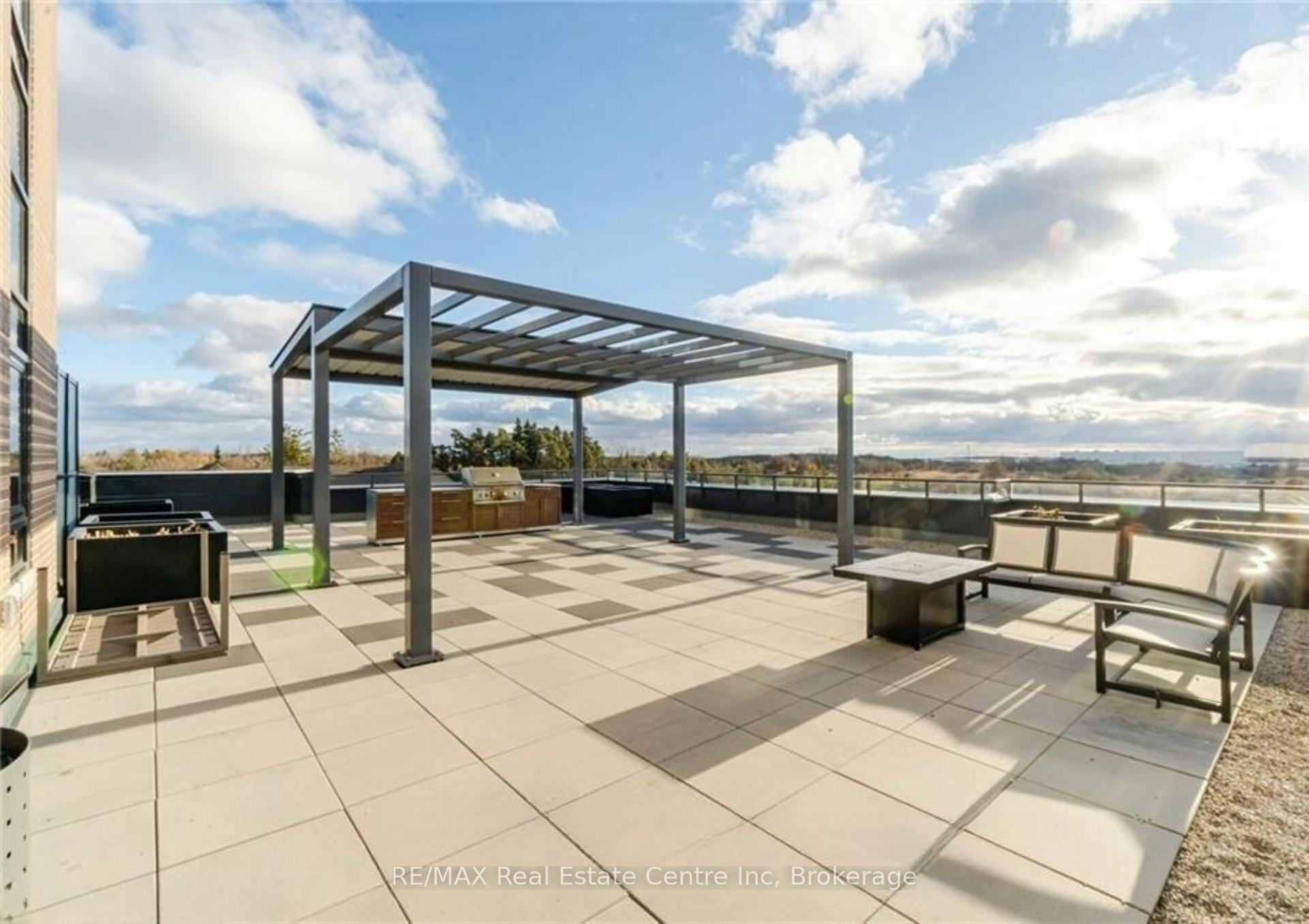 Photo 16 of Unit 708, 332 Gosling Gardens, Guelph, Clairfields/Hanlon Business Park — HOMEH
