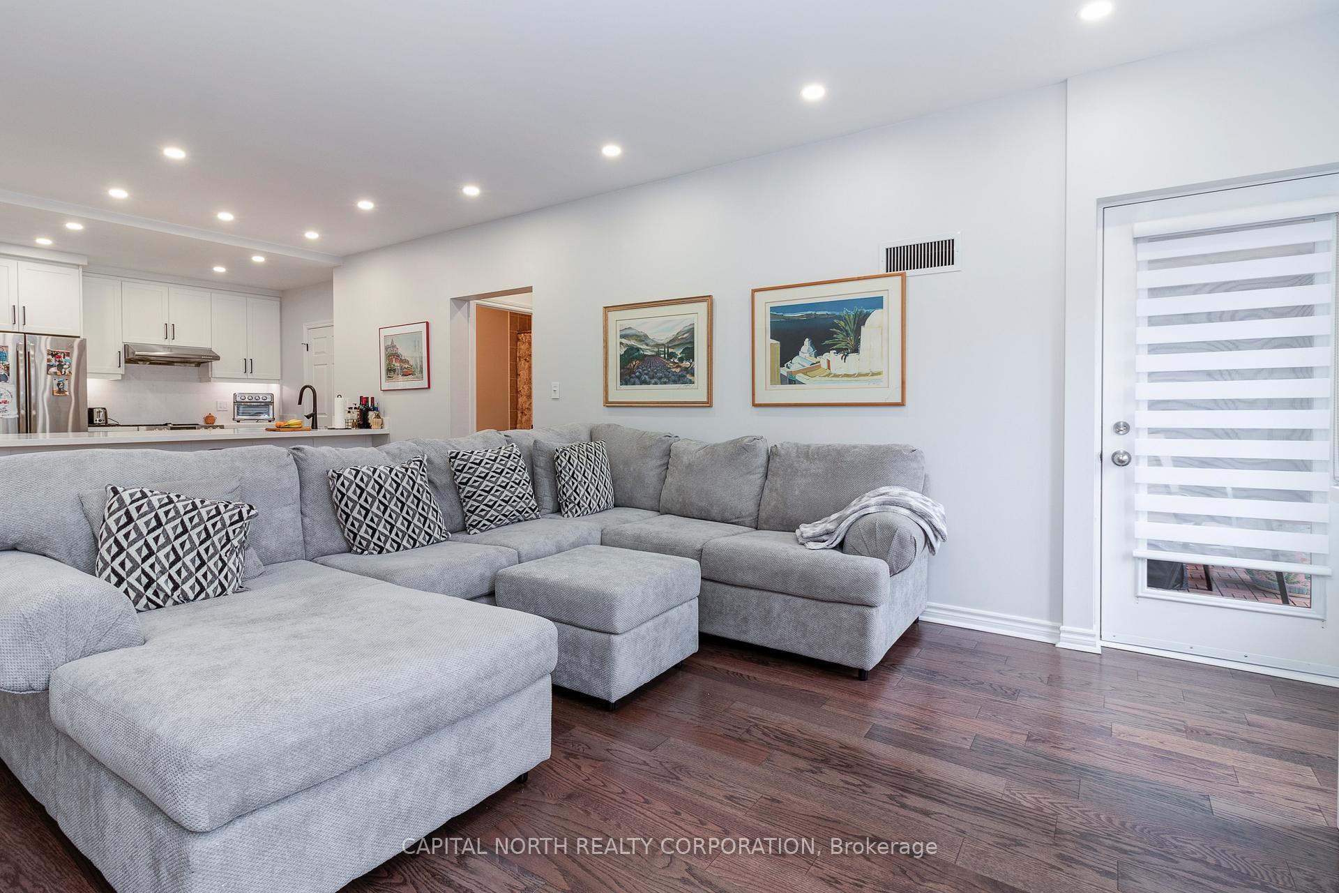Photo 12 of Unit 301, 4620 Highway 7, Vaughan, East Woodbridge — HOMEH