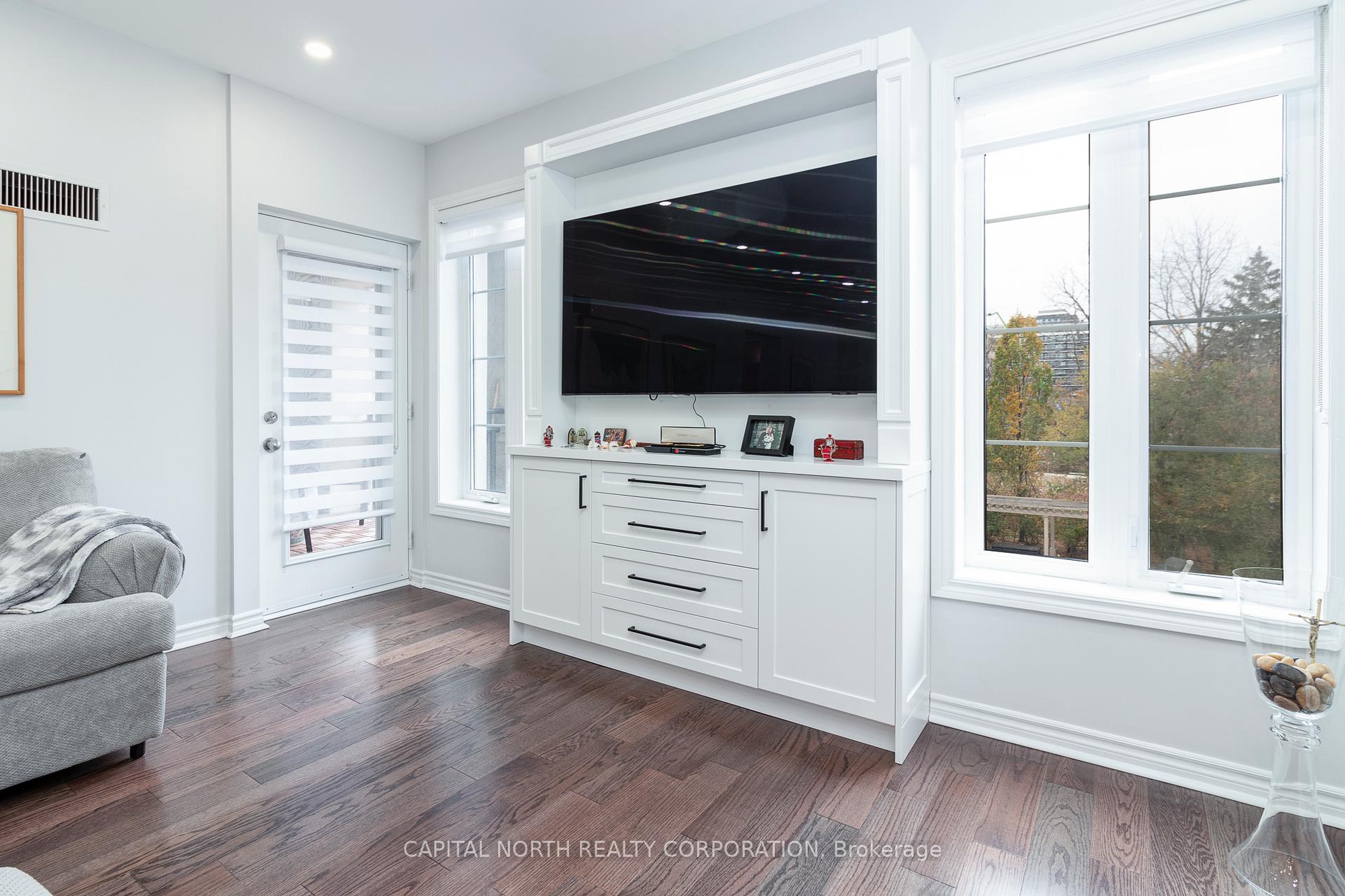Photo 13 of Unit 301, 4620 Highway 7, Vaughan, East Woodbridge — HOMEH