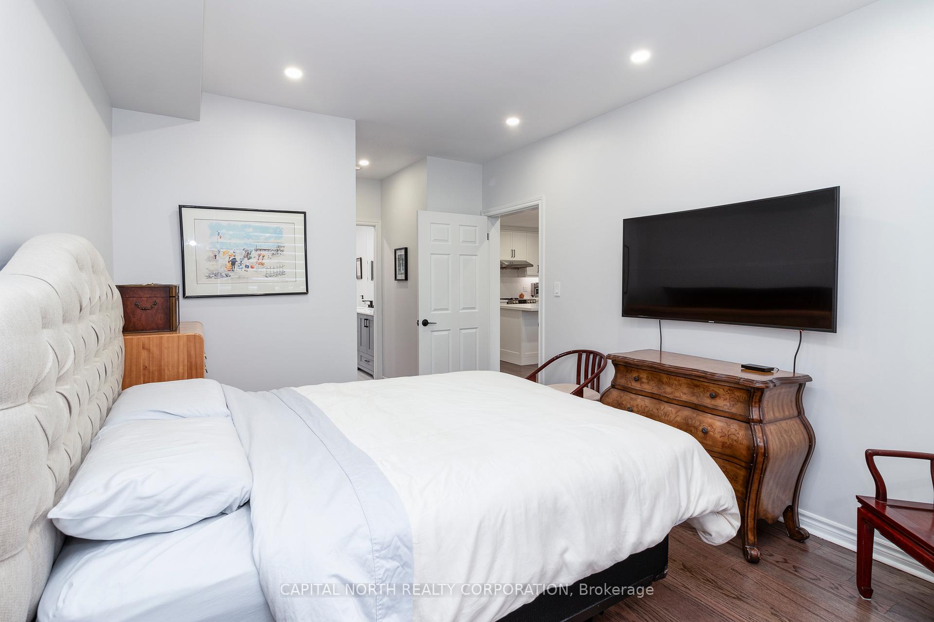 Photo 15 of Unit 301, 4620 Highway 7, Vaughan, East Woodbridge — HOMEH