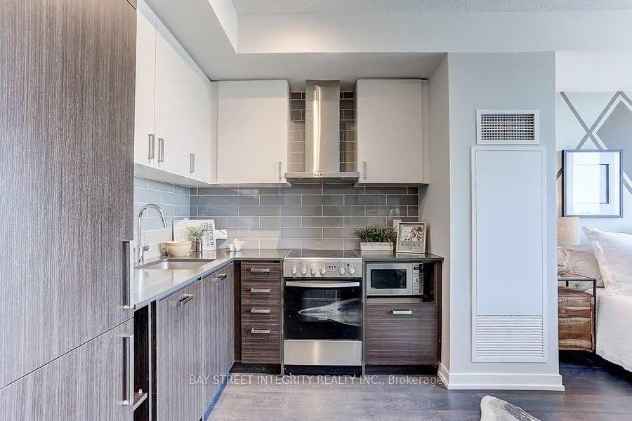 Photo 10 of Unit 1912, 125 Redpath Avenue, Toronto, Mount Pleasant West — HOMEH