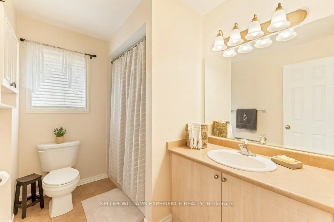 Photo 15 of 38 Truax Crescent, Essa, Angus — HOMEH
