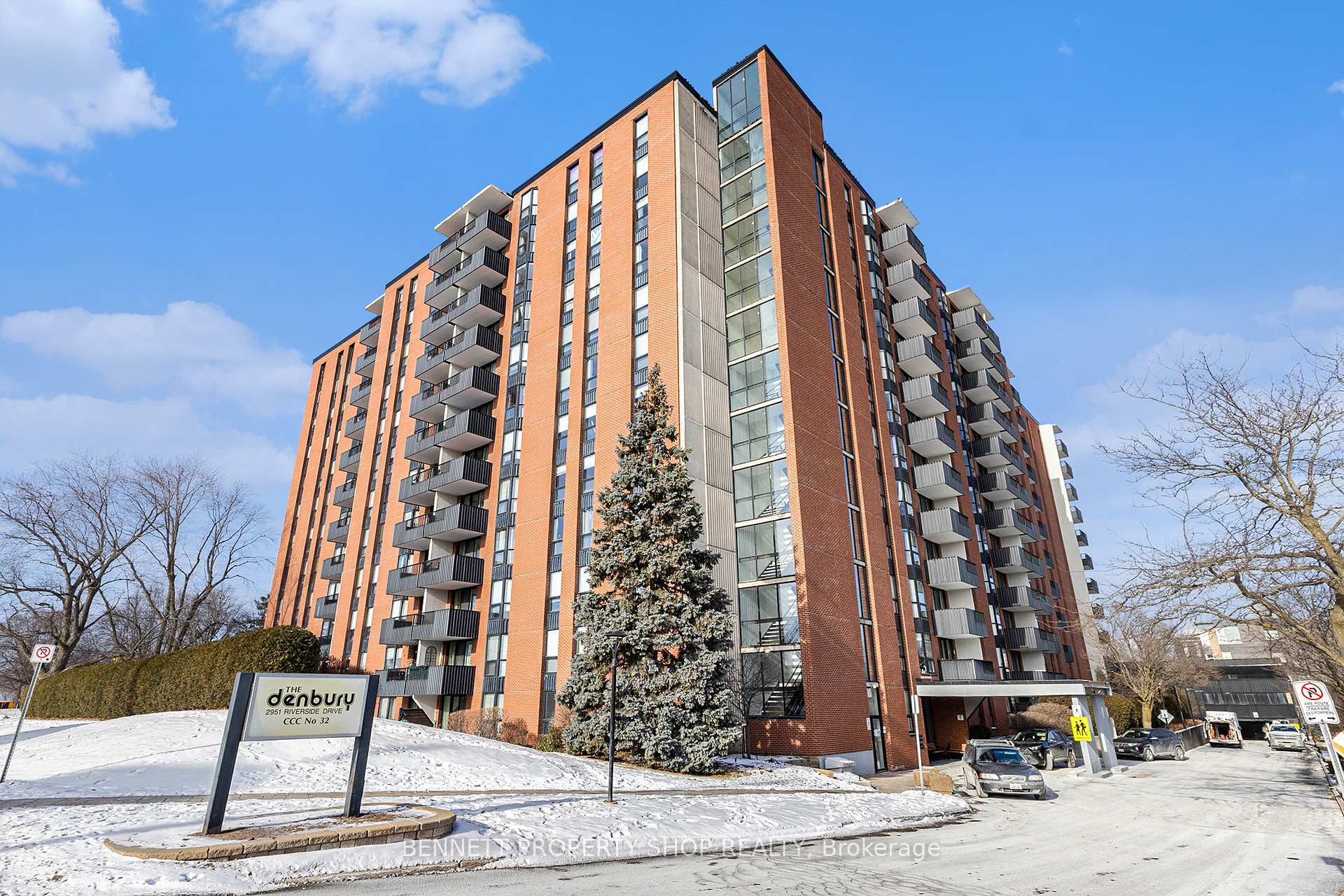 Front of Unit 1015, 2951 Riverside Drive