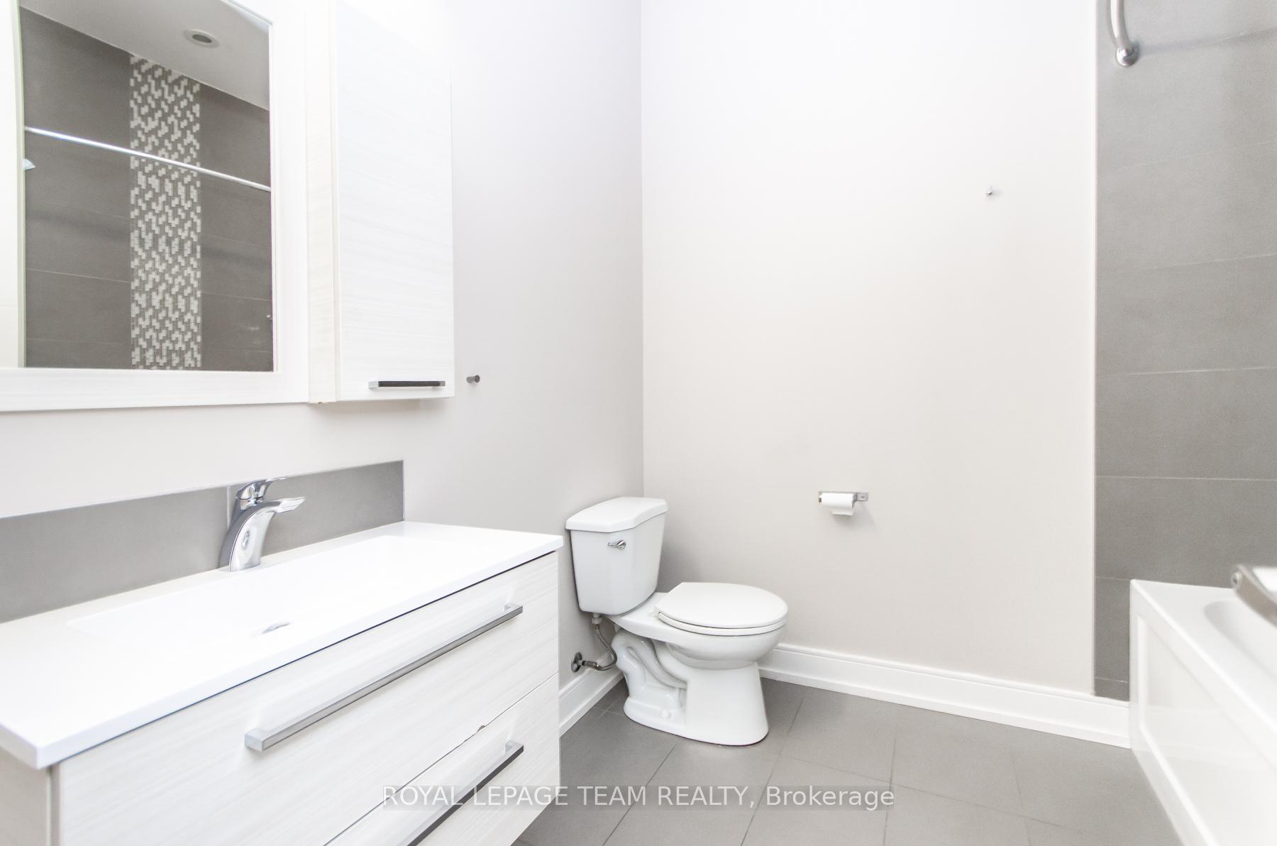 Photo 11 of 81 Norman Street, Ottawa, West Centre Town — HOMEH